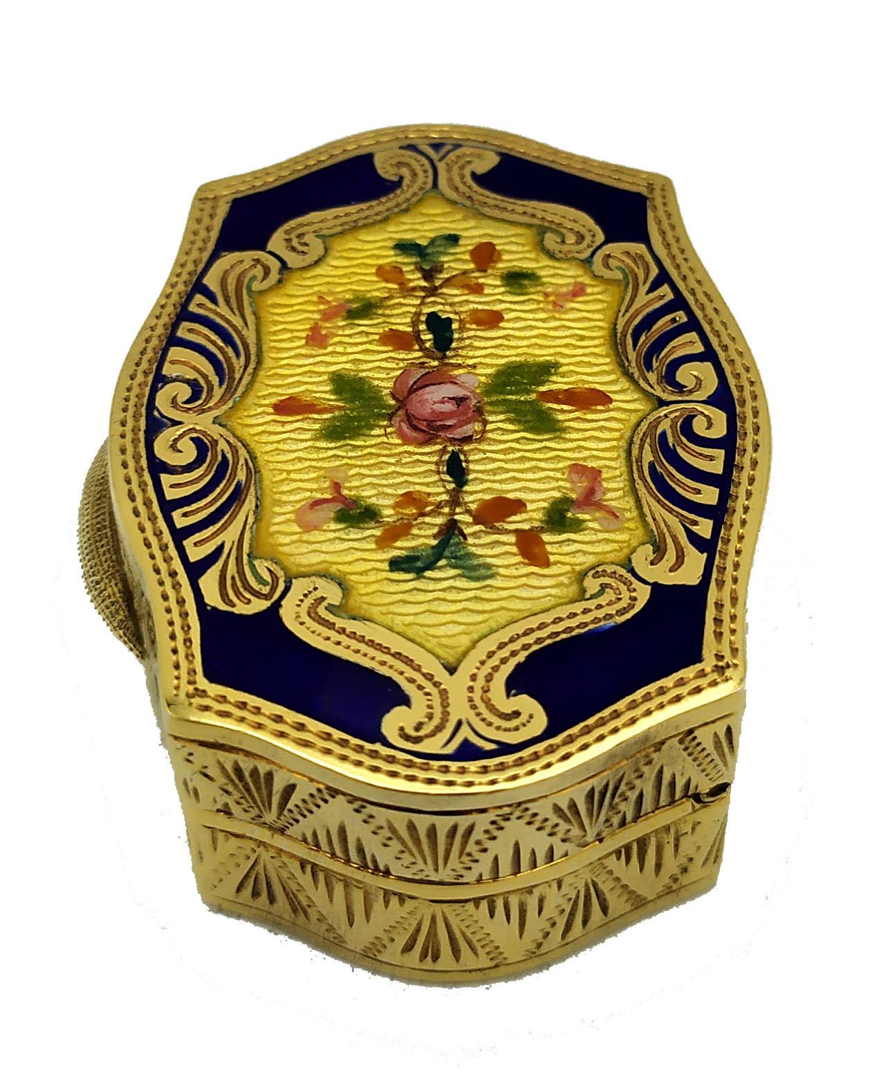 Pill Box Silver is in 925/1000 sterling silver gold plated 24carats.
Pill Box Silver is with translucent fired enamels on guilloché.
Pill Box Silver has a hand-painted floral miniature, with fine hand engravings.
Pill Box Silver Sterling is in