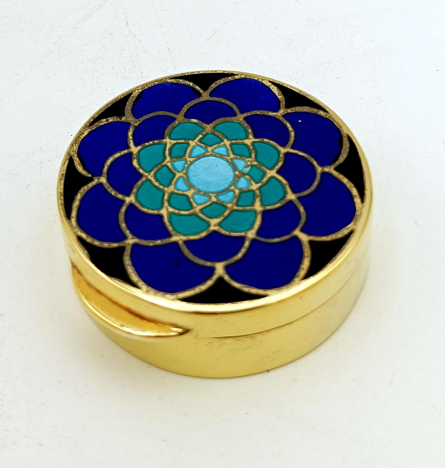 Italiano Pill Box Silver Sterling Enamel Blue shades Art Deco-style engraving Salimbeni in vendita