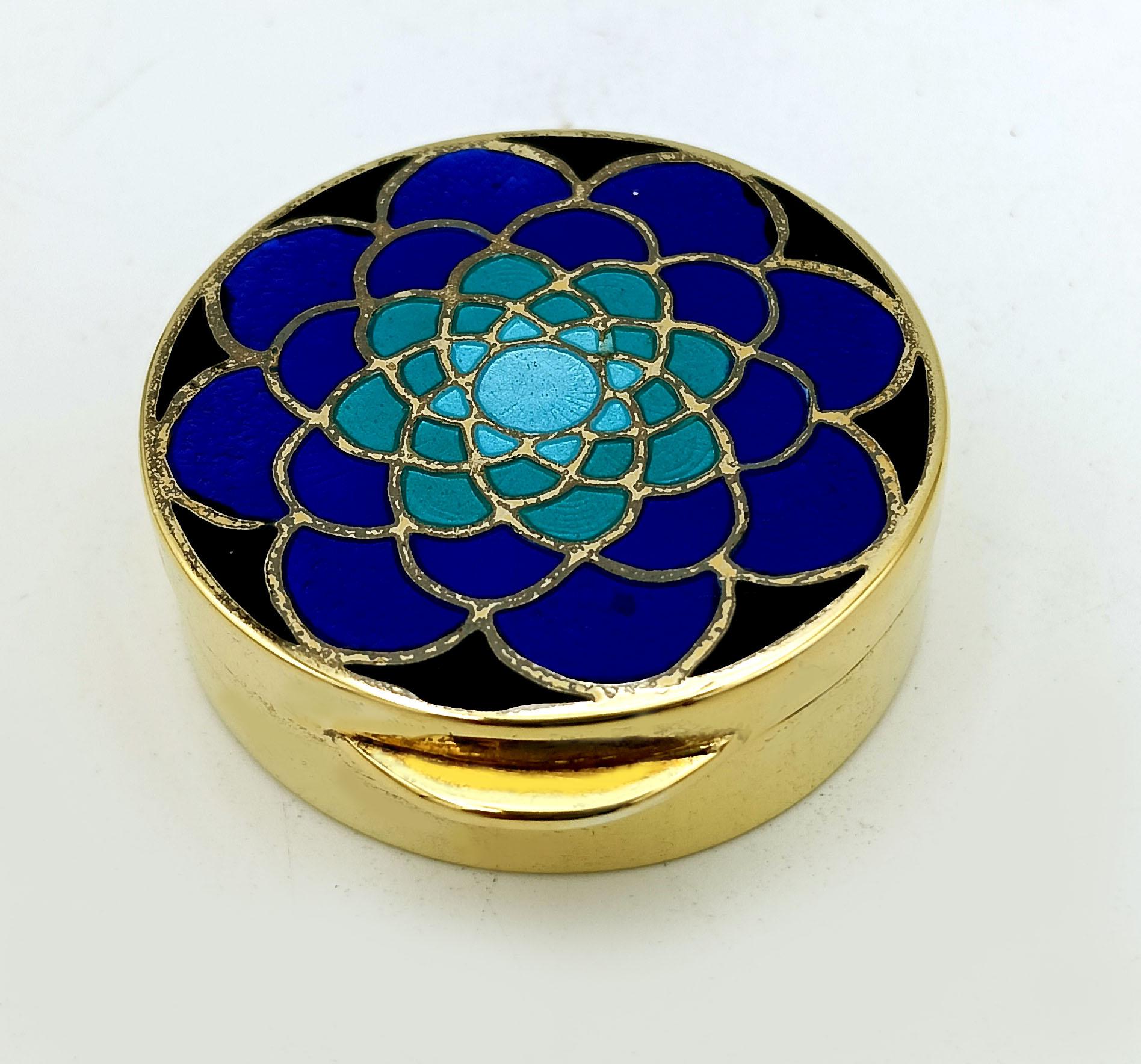 Pill Box Silver Sterling Enamel Blue shades Art Deco-style engraving Salimbeni In condizioni ottime in vendita a Firenze, FI