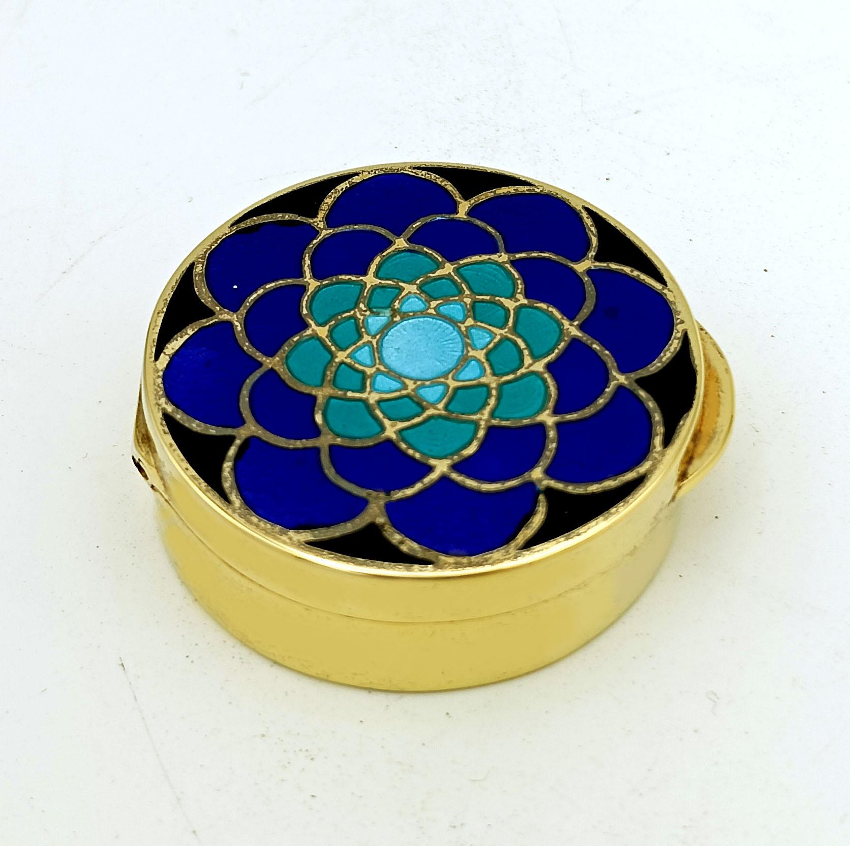 Fine XX secolo Pill Box Silver Sterling Enamel Blue shades Art Deco-style engraving Salimbeni in vendita