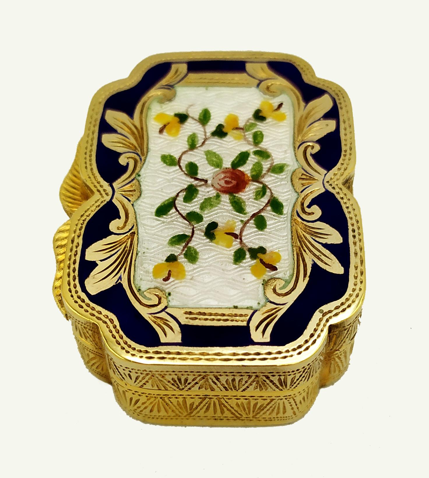 Pill Box Silver is in 925/1000 sterling silver gold plated 24 carats.
Pill Box Silver is with translucent fired enamels on guilloché.
Pill Box Silver has a hand-painted floral miniature, with fine hand engravings.
Pill Box Silver Sterling is in