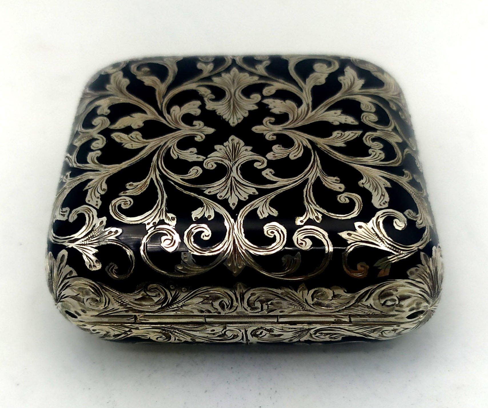 Late 20th Century Pill Box very fine hand-engraving in baroque style Sterling Silver Salimbeni  For Sale