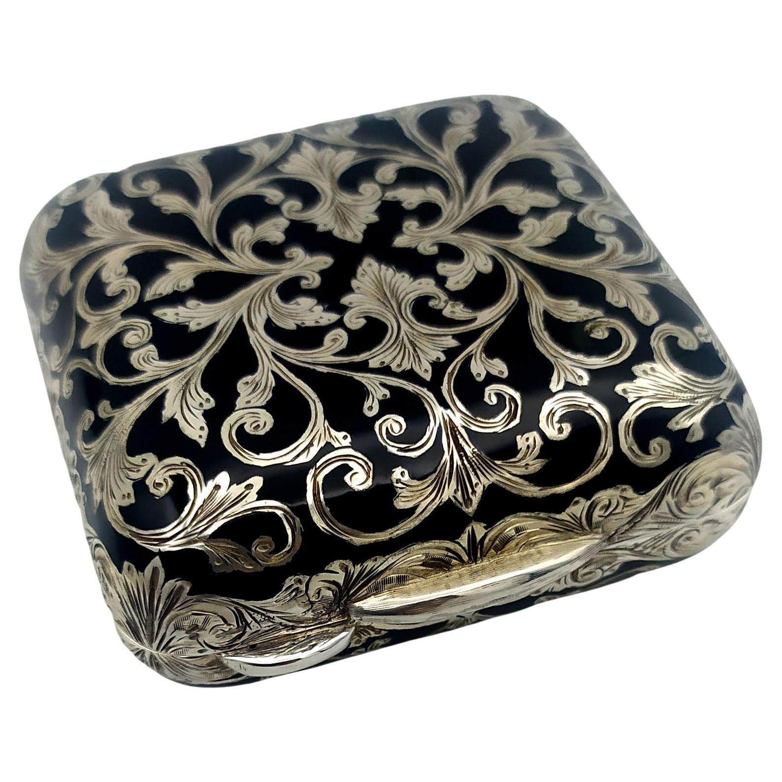 Pill Box very fine hand-engraving in baroque style Sterling Silver Salimbeni  For Sale