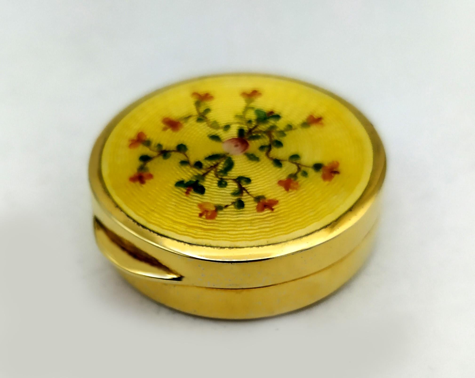 Hand-Carved Pill Box Yellow floral miniature in Art Nouveau style Sterling Silver Salimbeni For Sale