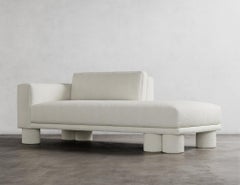 SEDIA PILLAR - Design moderno in morbido bouclè bianco