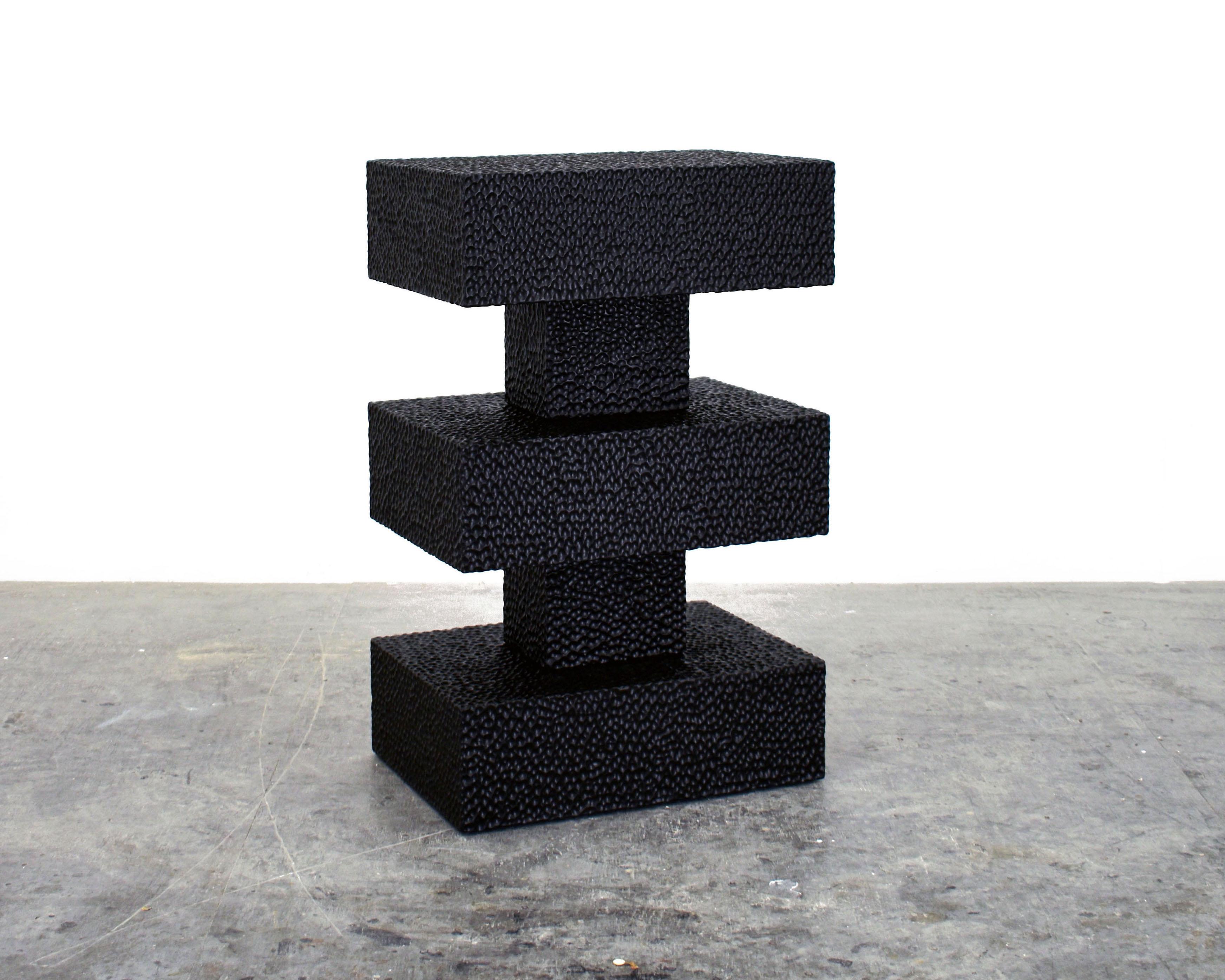 Console à colonne de John Eric Byers
Dimensions : 81,3 x 50,8 x 135,6 cm : 81,3 x 50,8 x 135,6 cm
MATERIAL : Érable noirci sculpté

Toutes les œuvres sont réalisées individuellement à la main sur commande.

John Eric Byers crée des pièces