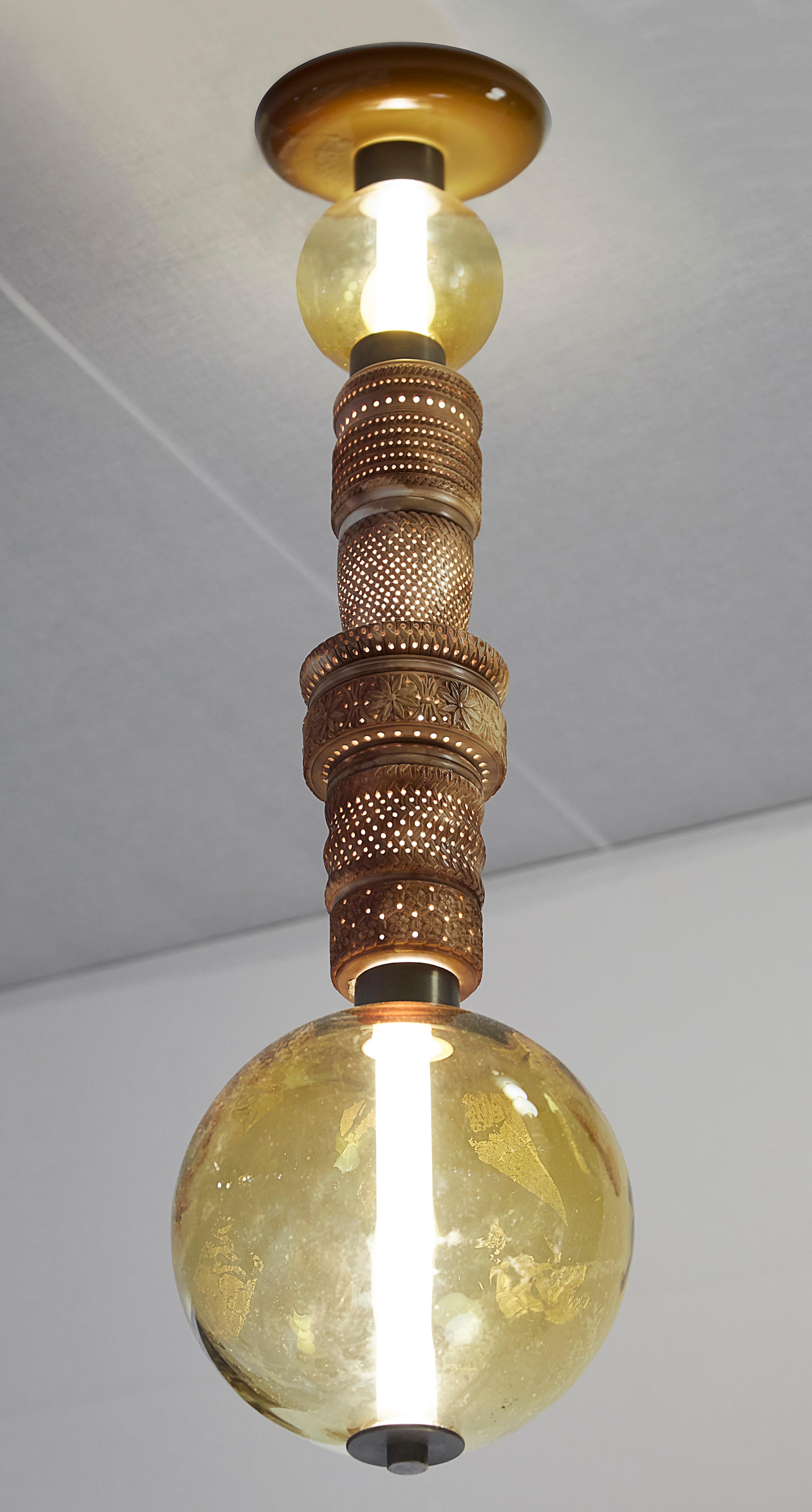 Feyza Kemahlioglu
Pillars of Meerschaum: Amber Treasure, 2018
Meerschaum, blown glass, brass, gold leaf, and LEDs
Measures: 8 x 8 x 40 in.