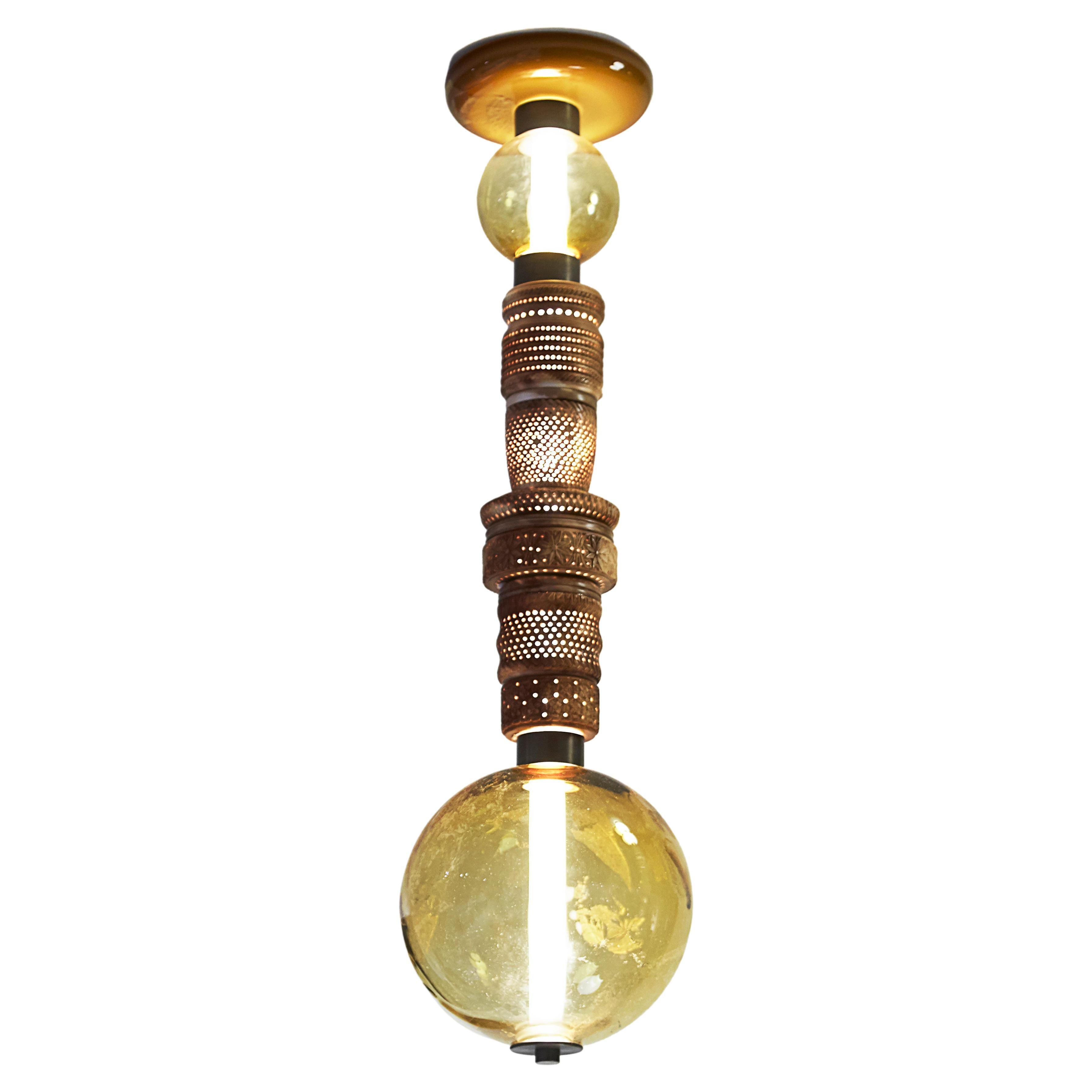 Pillars of Meerschaum : trésor d'ambre en verre soufflé et laiton de Feyza en vente
