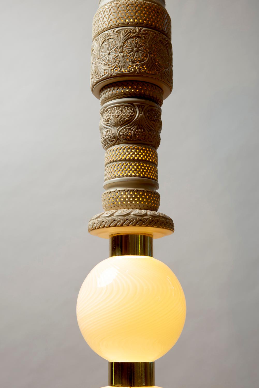 Sculpté à la main Pillars of Meerschaum : Blanc Soir - New York en vente