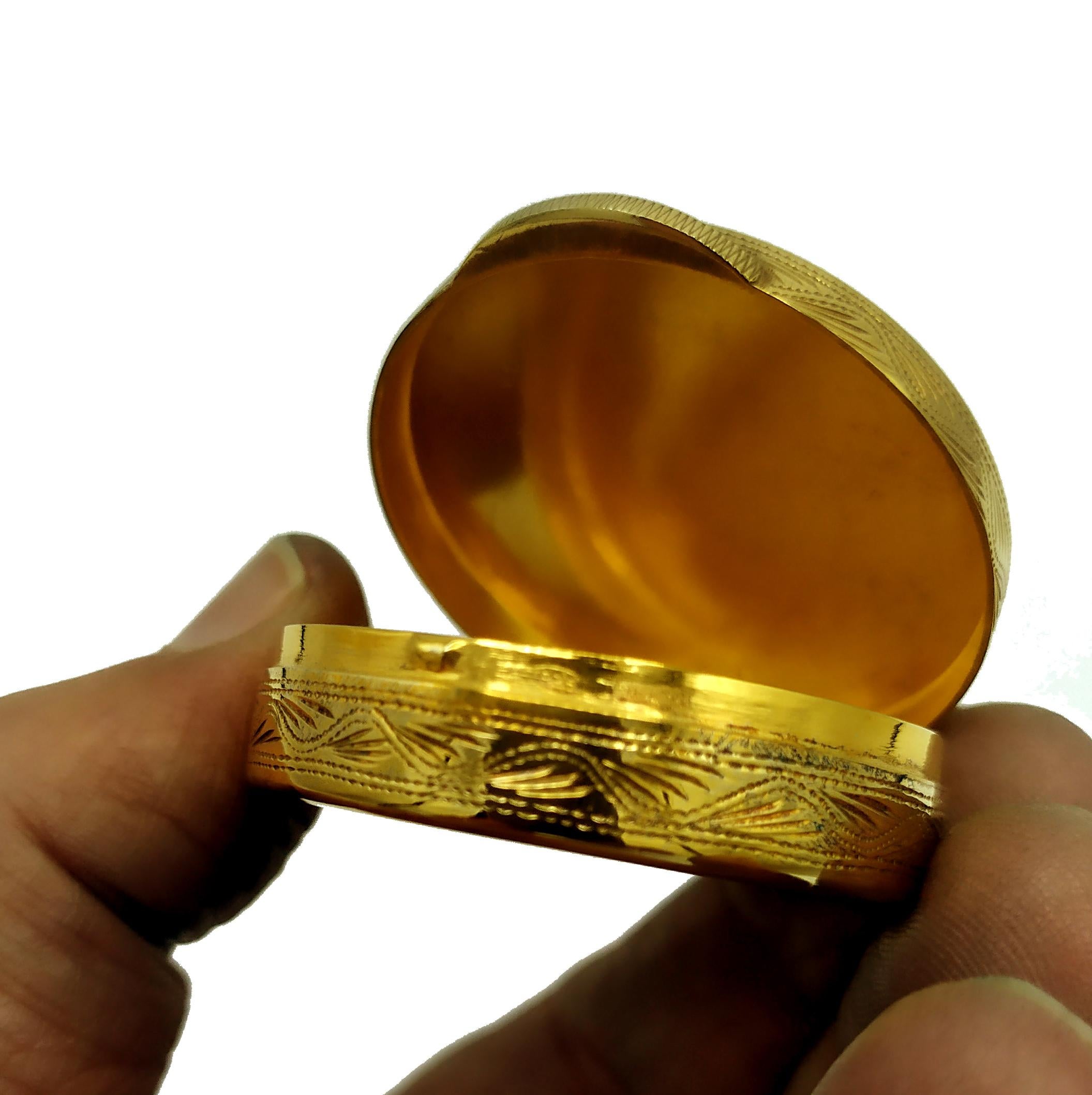 Hand-Carved Pillbox with Flowers Hand painted Viennese Art Nouveau Style Salimbeni