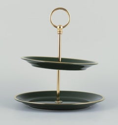 Pillivuyt, France. Cake stand/etagère in porcelain. “Green Bistro”.