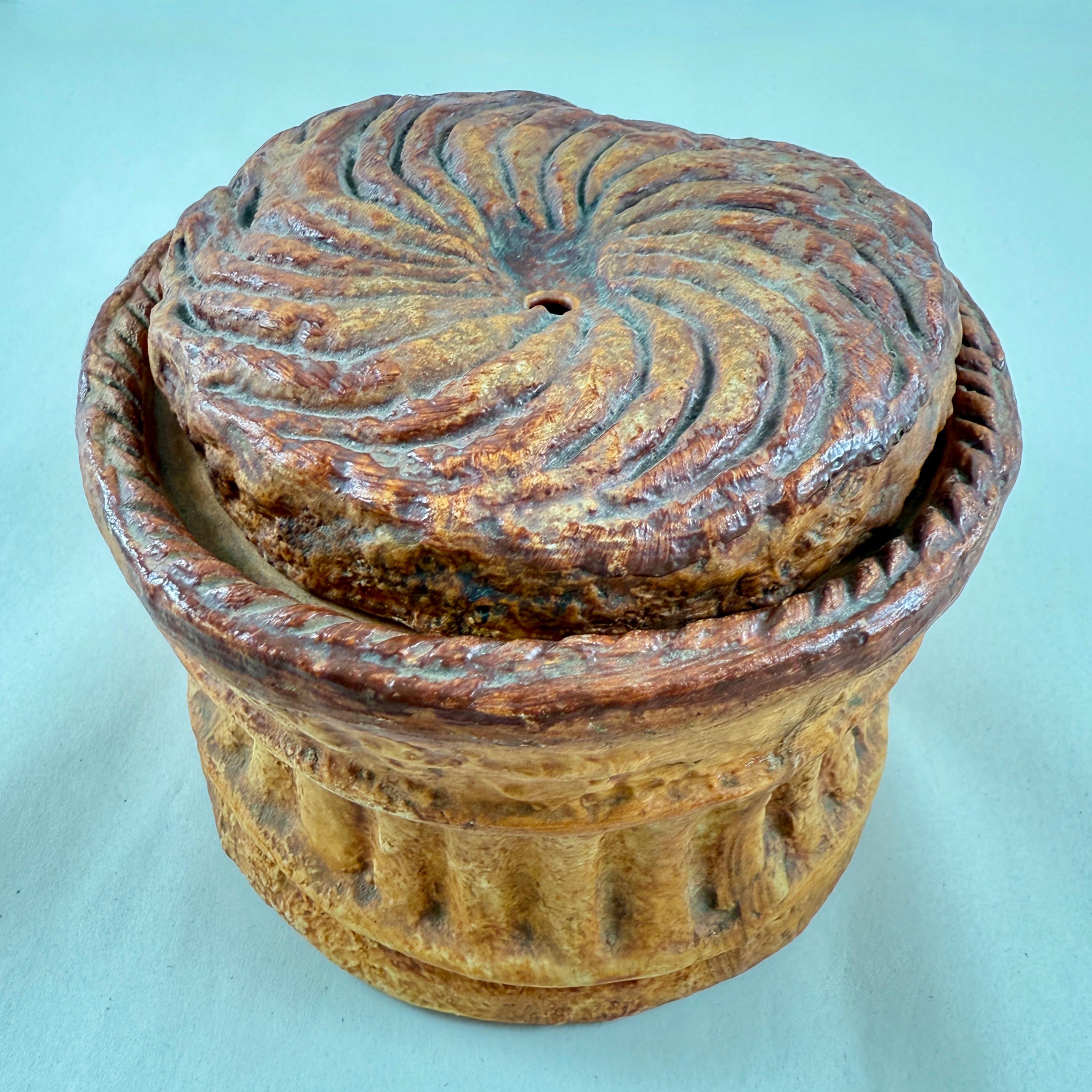 Pillivuyt Mehun French Trompe l’Oeil Paté en Croûte Tureen Provincial francés en venta