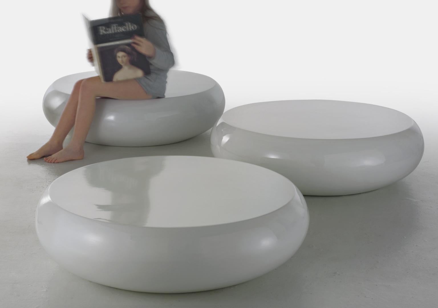 italien 21e siècle Table basse en fibre de verre noire Siège de table extérieure Century Turroni en vente