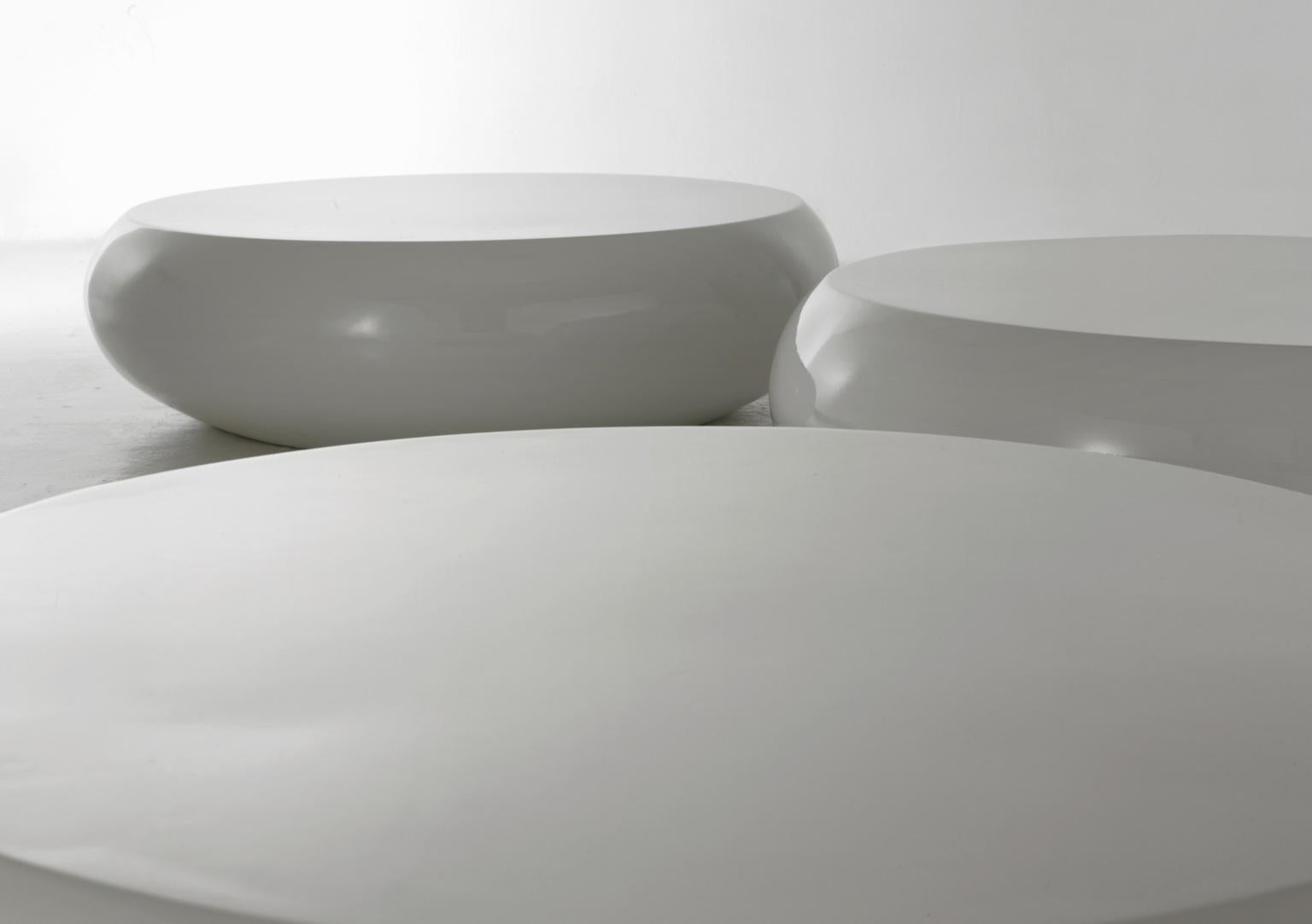 Verni 21e siècle Table basse en fibre de verre noire Siège de table extérieure Century Turroni en vente
