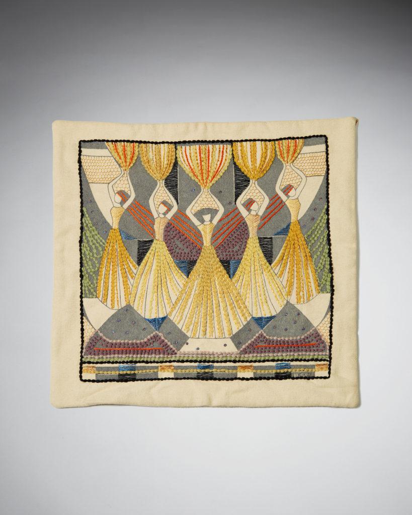 Pillow case by Ilse Claesson, 
Sweden, 1930s.
Embroidered wool.

Signed 'Ilse'.

Measures: L 42 cm/ 1' 5''
W 42 cm/ 1' 5''.
 