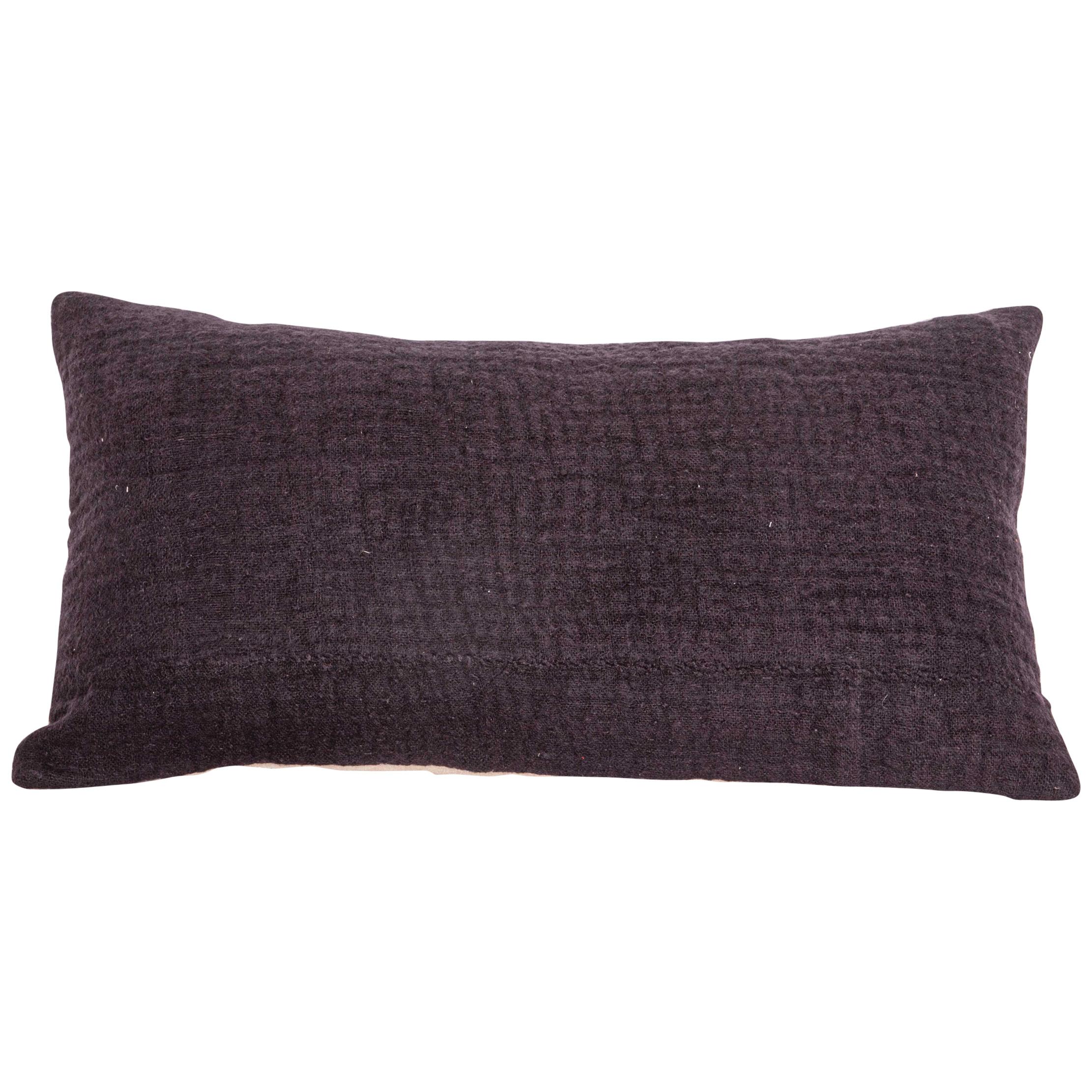 Taie d'oreiller réalisée à partir d'un édredon en laine d'Anatolie du milieu du XXe siècle