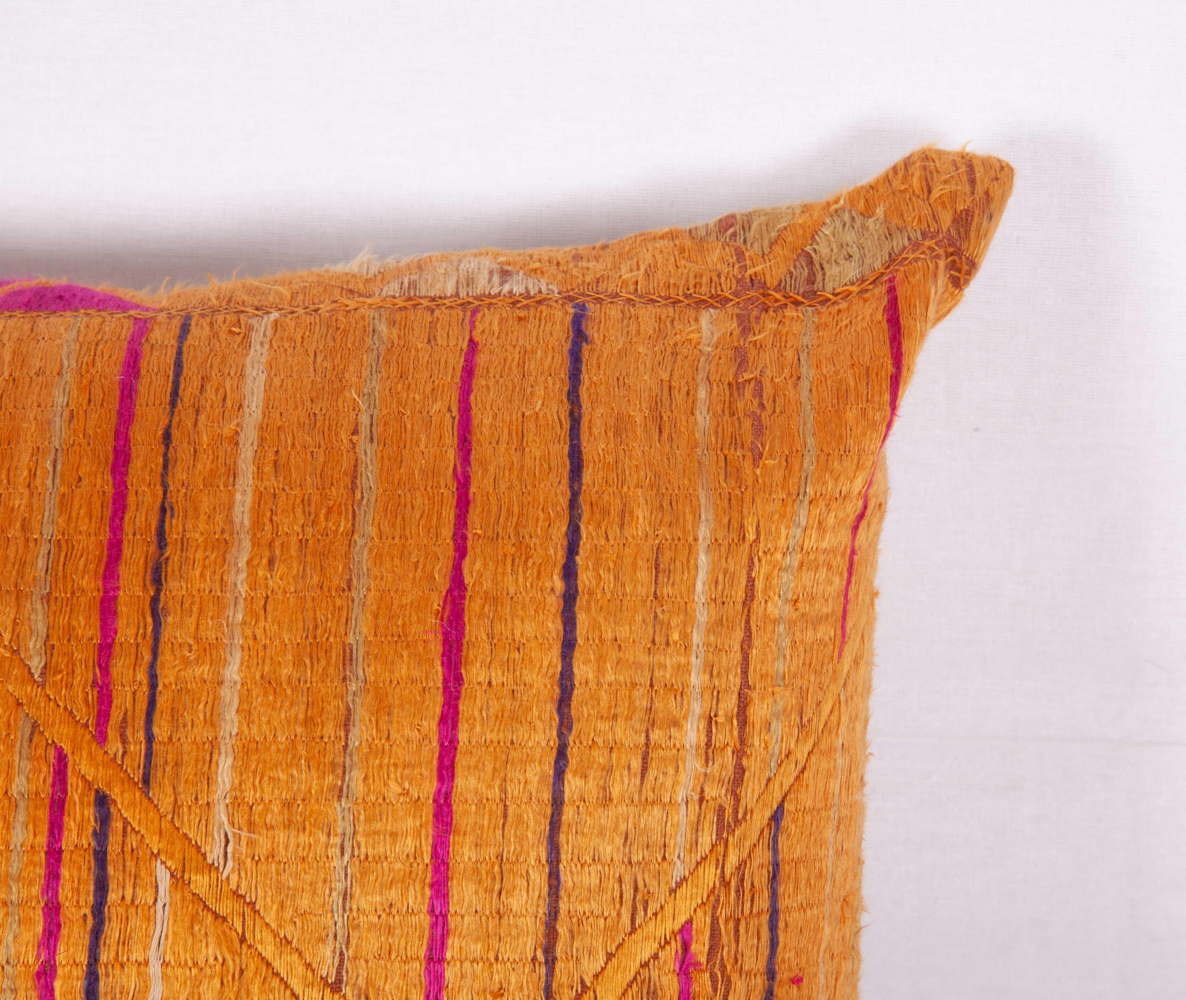 Pillow Case Fashioned from a Phulkari 'Wedding Shawl' from India, 20th Century In Good Condition For Sale In Istanbul, TR