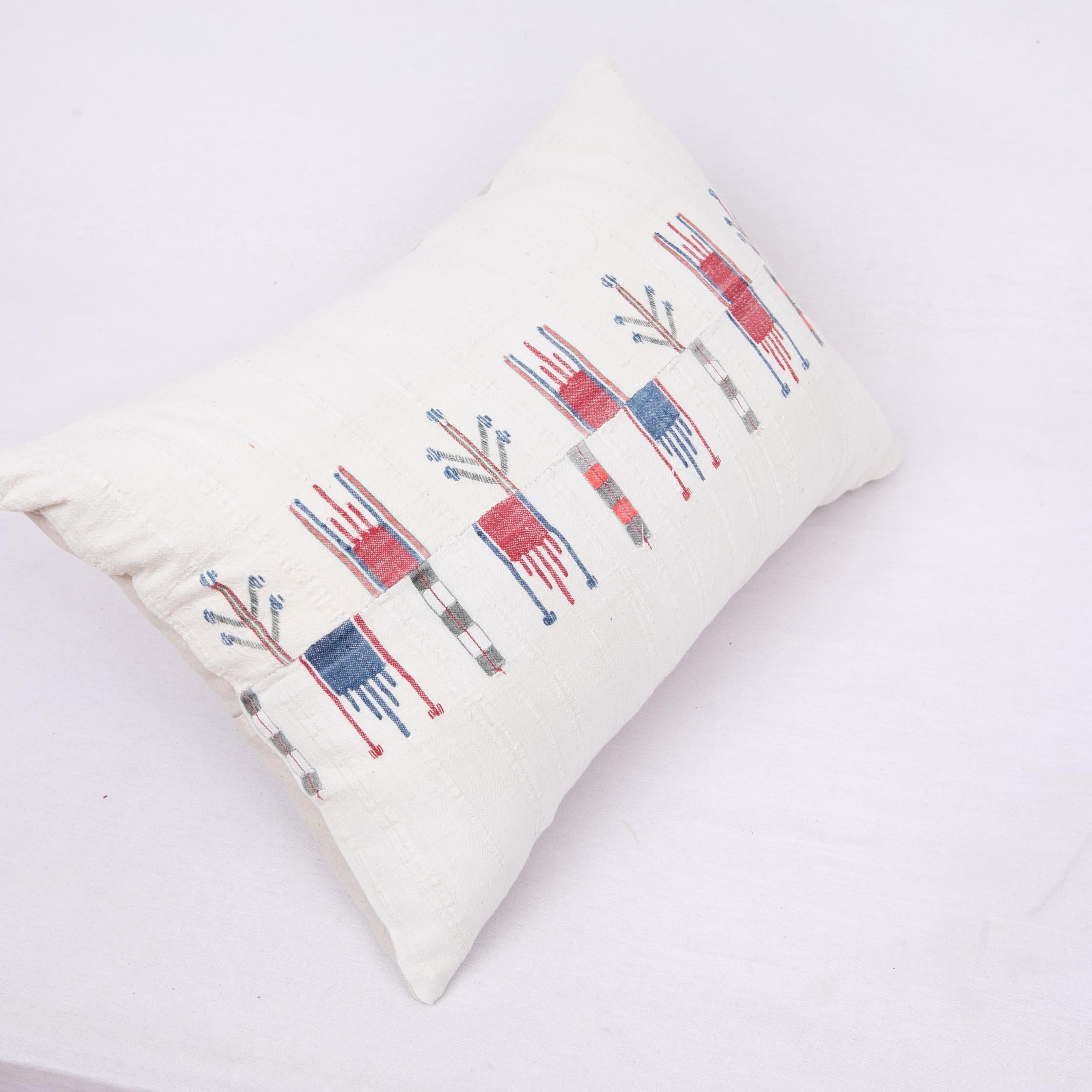 Pillow Case Fashioned from a Vintage Bulgarian Textile, 1960s In Good Condition In Istanbul, TR