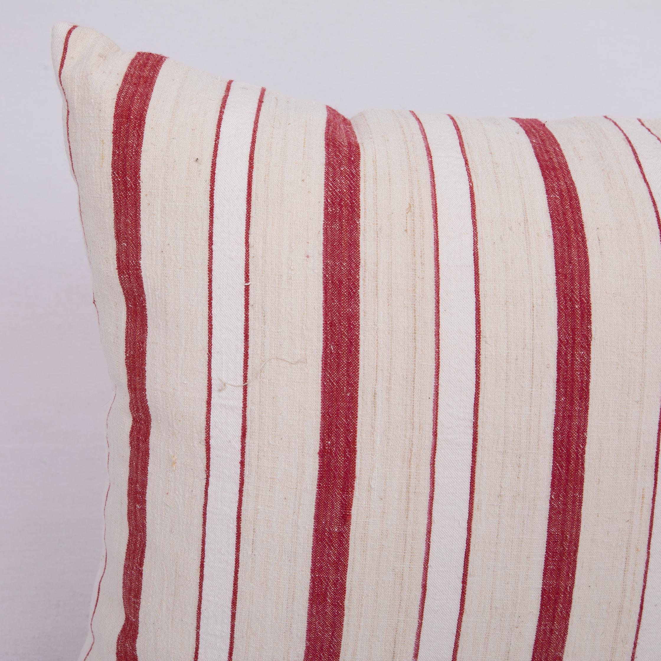 Tessuto a mano Fodera per cuscino realizzata con un tessuto di cotone vintage anatolico, anni '60 in vendita