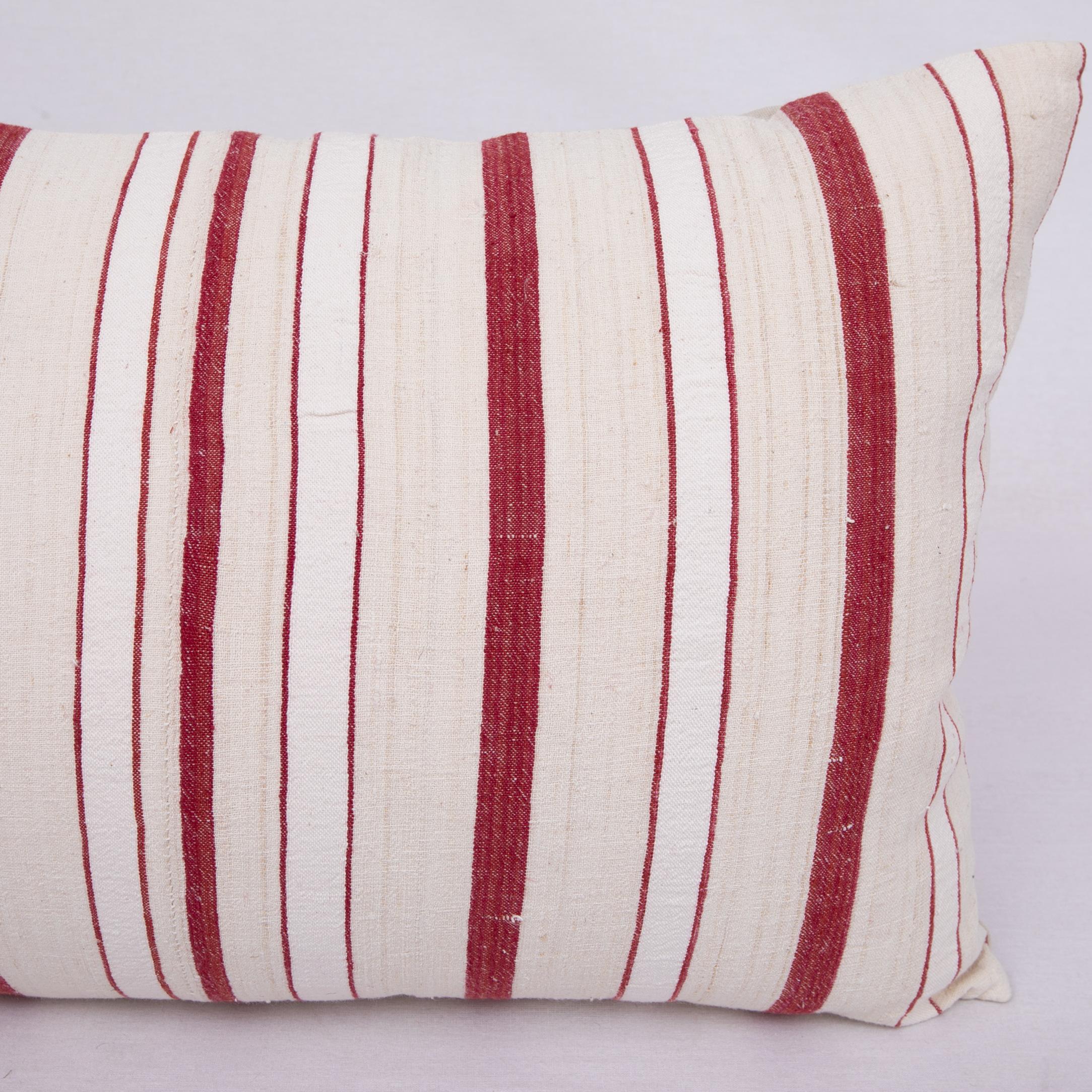 Hand-Woven Pillow Case Fashioned from an Anatolian Vintage Cotton Fabric, 1960s For Sale