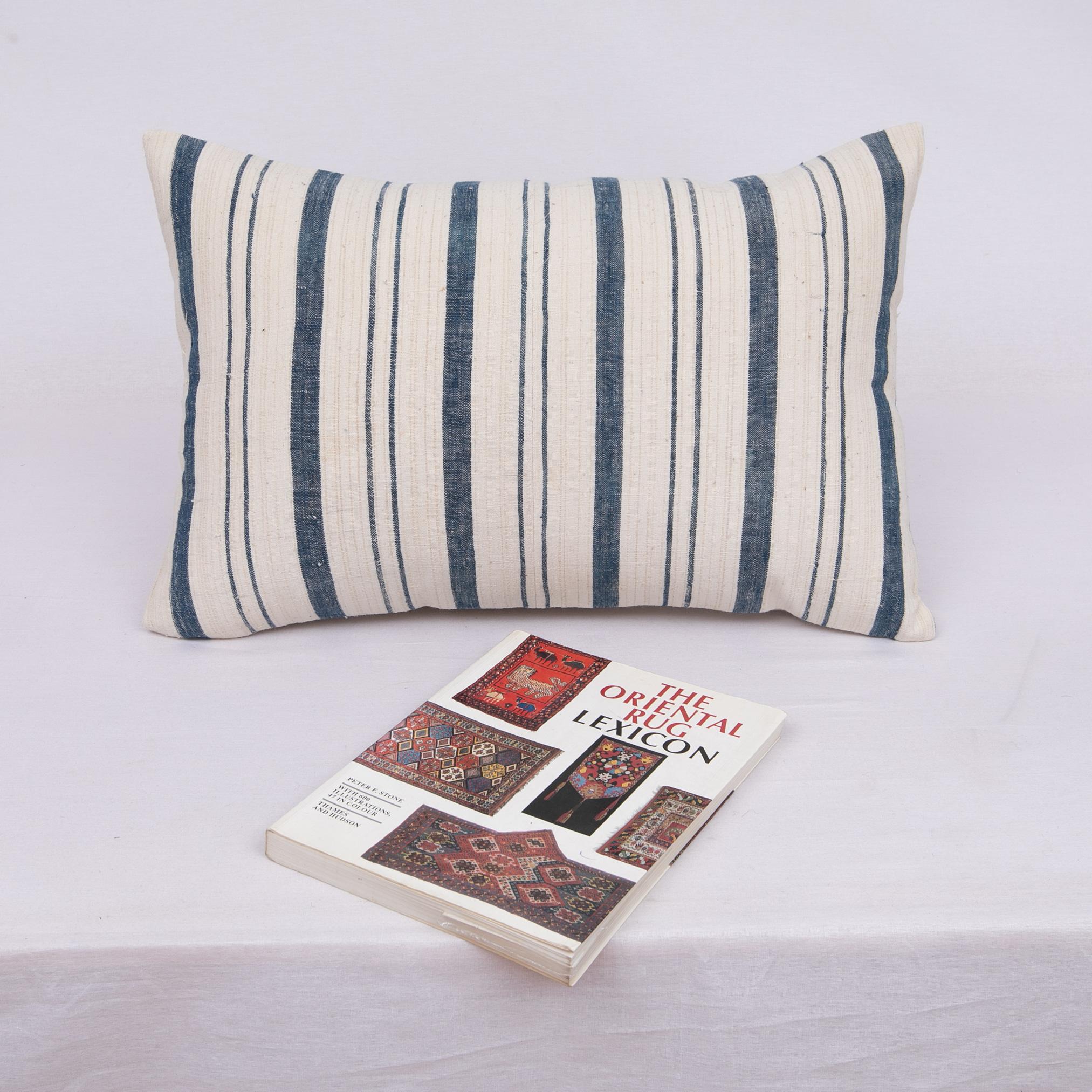 Fodera per cuscino realizzata con un tessuto di cotone vintage anatolico, anni '60 In condizioni buone in vendita a Istanbul, TR