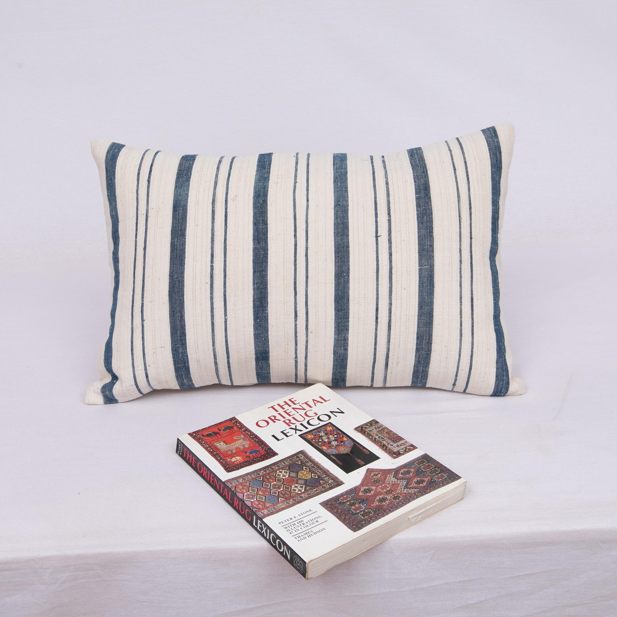 Pillow Case Fashioned from an Anatolian Vintage Cotton Fabric, 1960s In Good Condition For Sale In Istanbul, TR