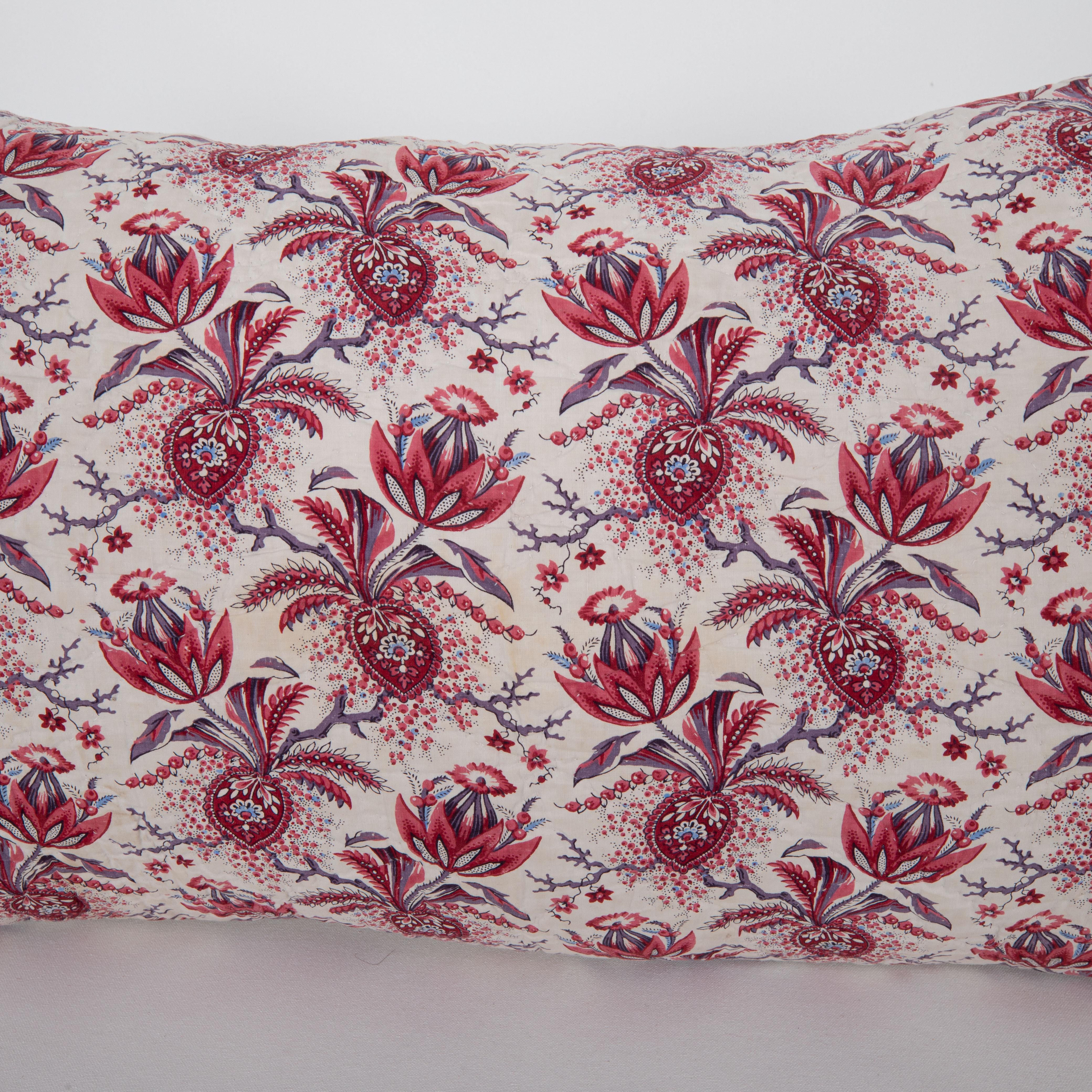 Pillow Case Made From 19th C.  French Quilt Fragment In Good Condition For Sale In Istanbul, TR