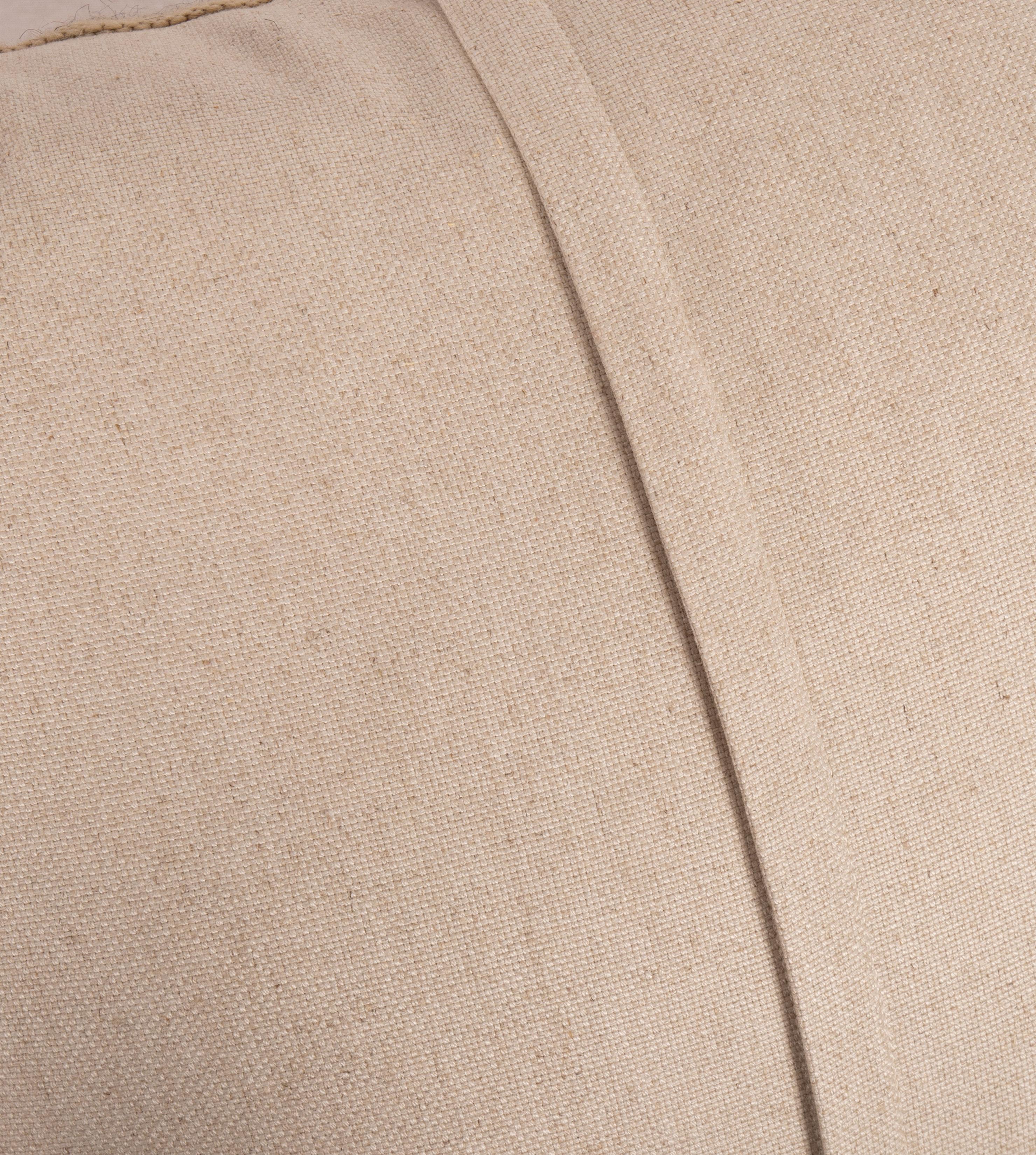 XXIe siècle et contemporain Boîtier d'oreiller fabriqué à partir d'un tissu de laine contemporain retiré à la main en vente
