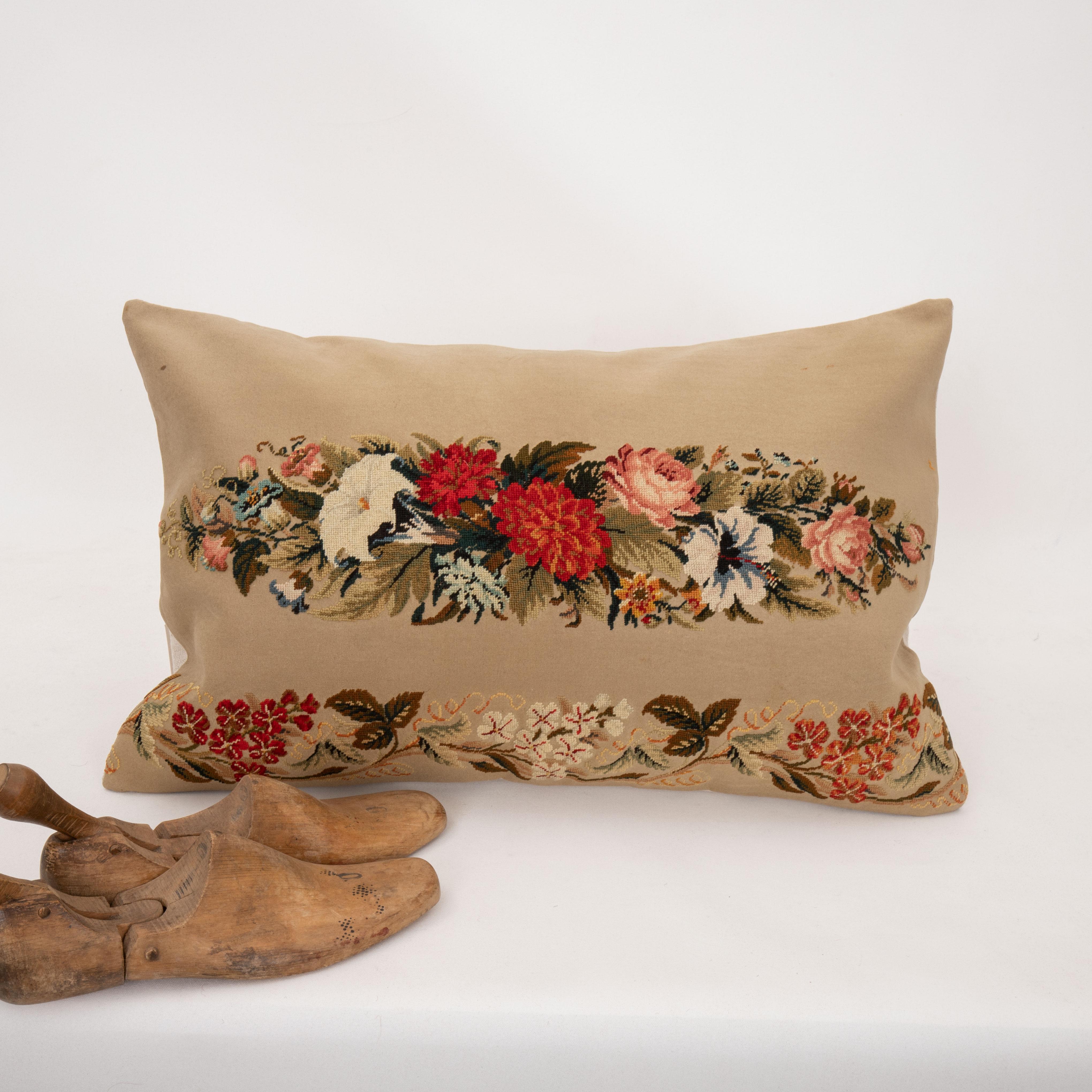 Pillow Case Made from a European Embroidery, E 20th C. In Good Condition In Istanbul, TR