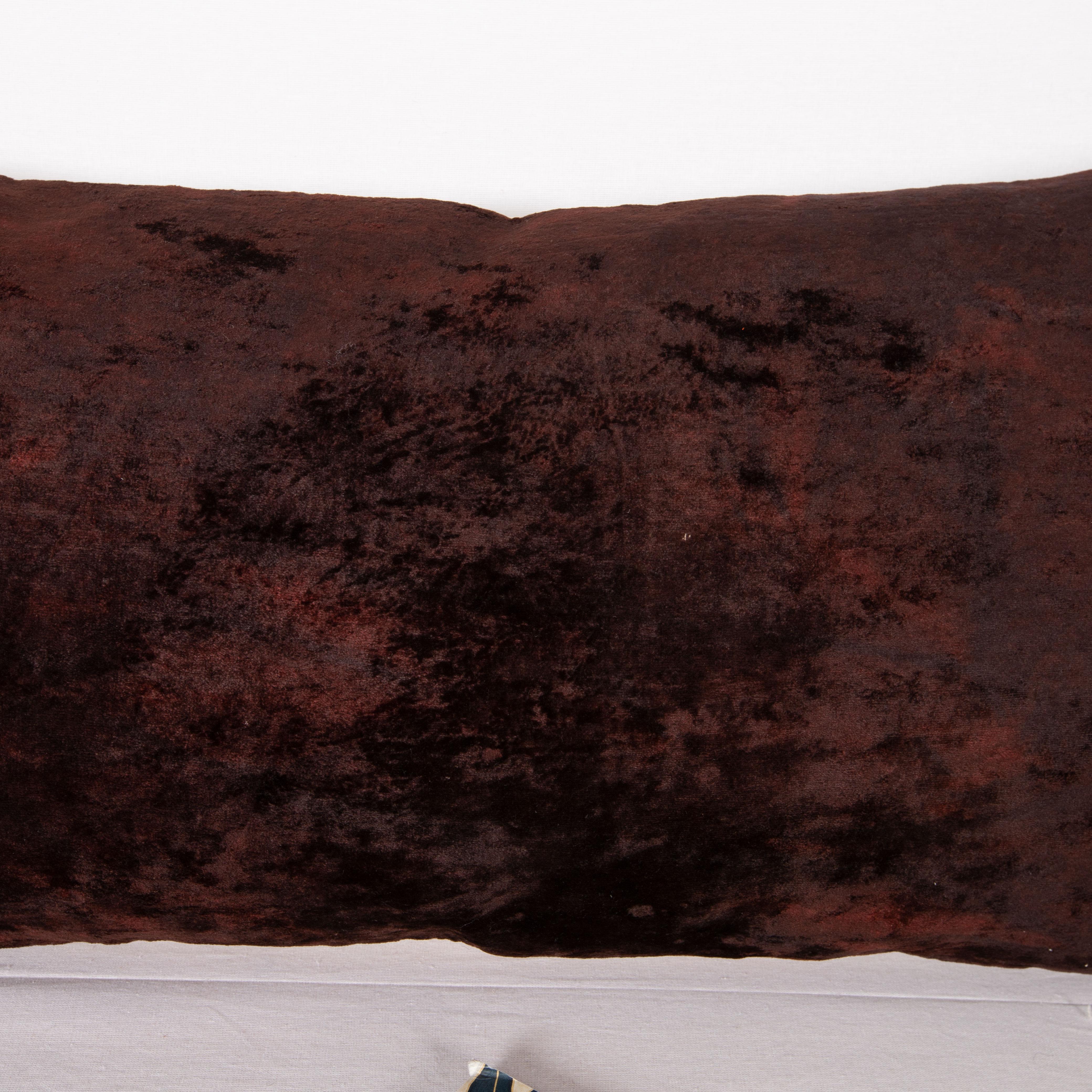 Pillow Case Made from a Mid 20th C. Silk Uzbek Velvet In Good Condition For Sale In Istanbul, TR