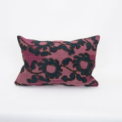 Federe ricavate da un antico Suzani tagico dei primi del Novecento.