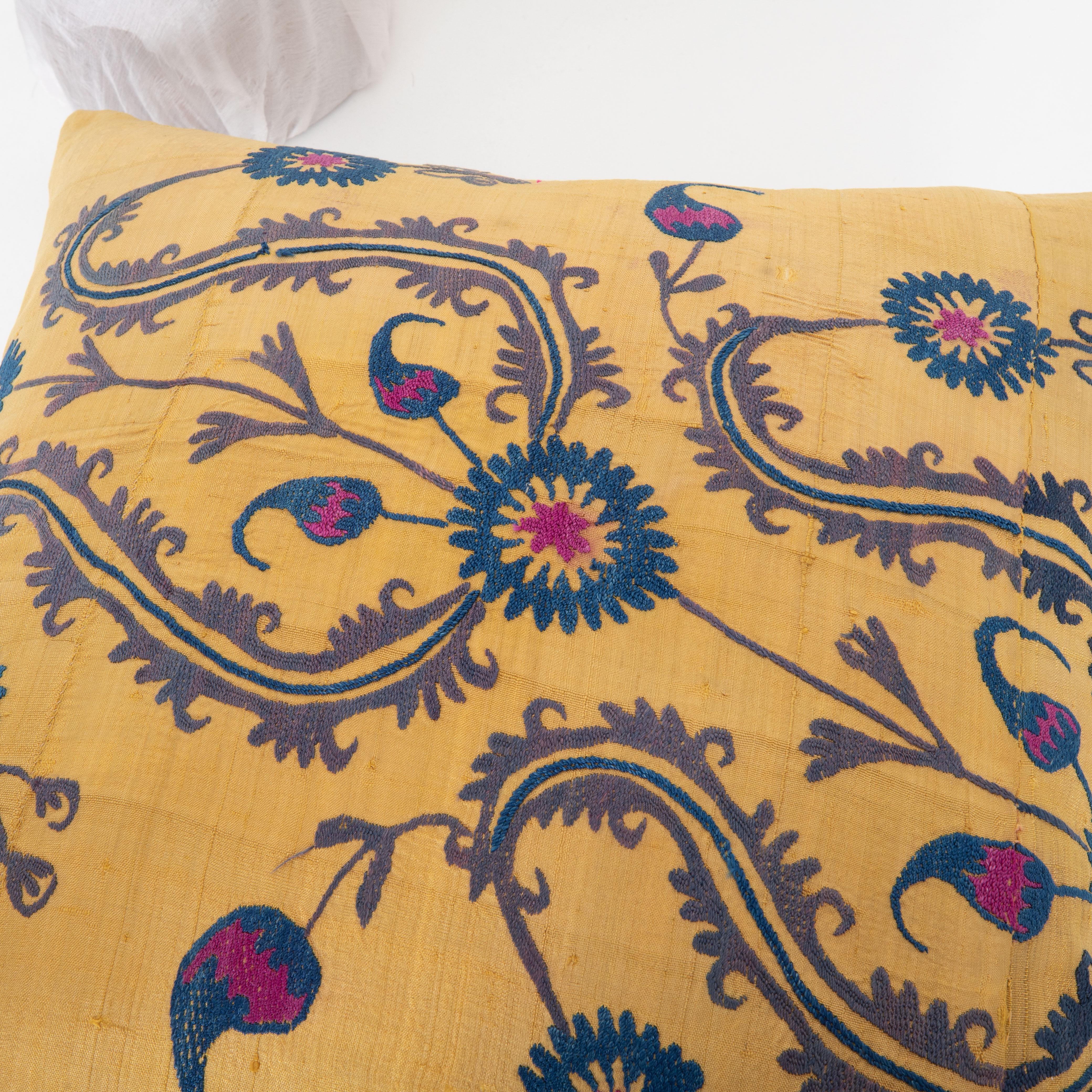 Pillow Case Made from an Old Uzbek Silk Suzani In Good Condition For Sale In Istanbul, TR