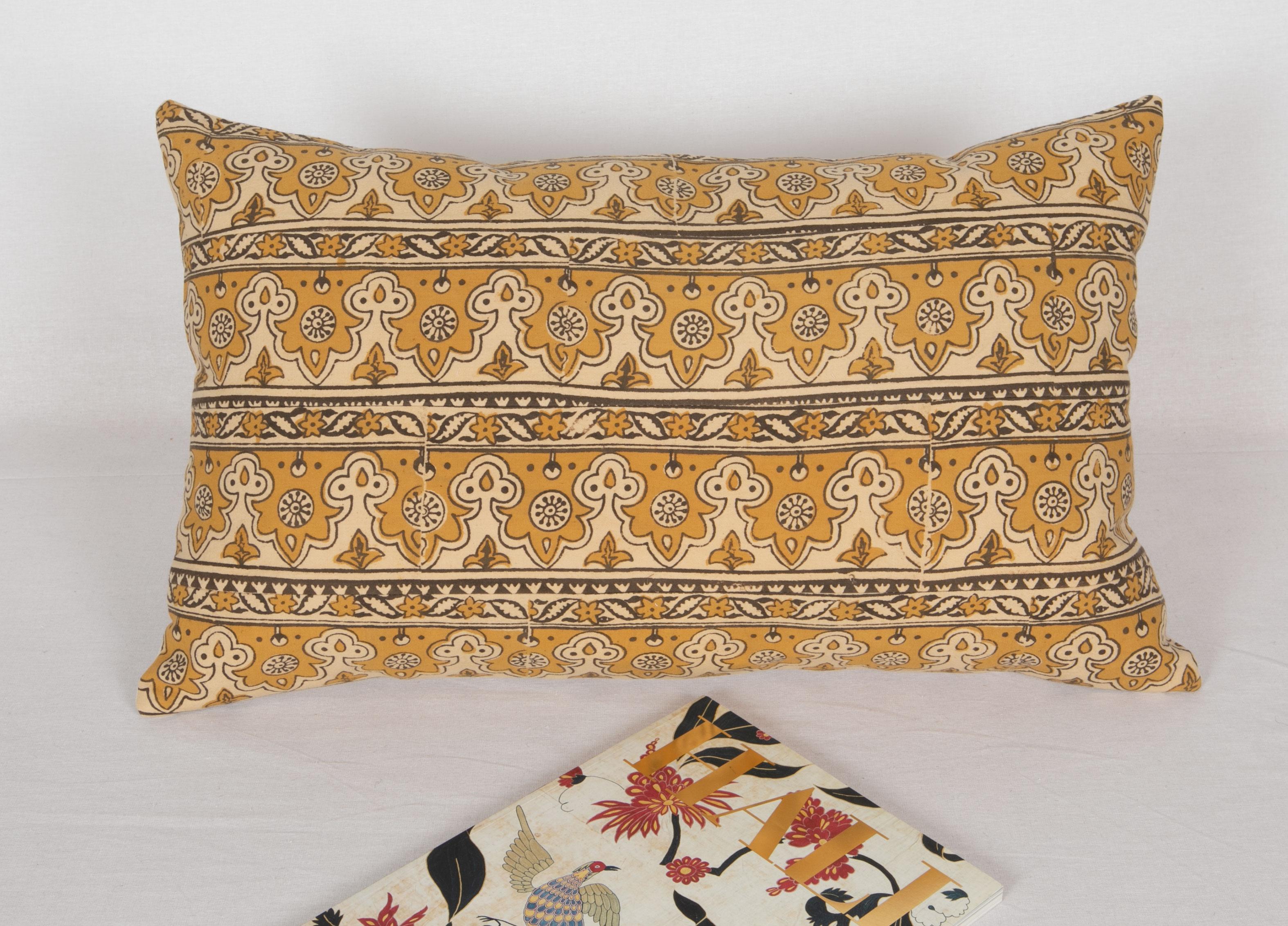 Funda de almohada hecha a partir de una impresión en bloque uzbeka, principios del siglo XX Kalamkari en venta