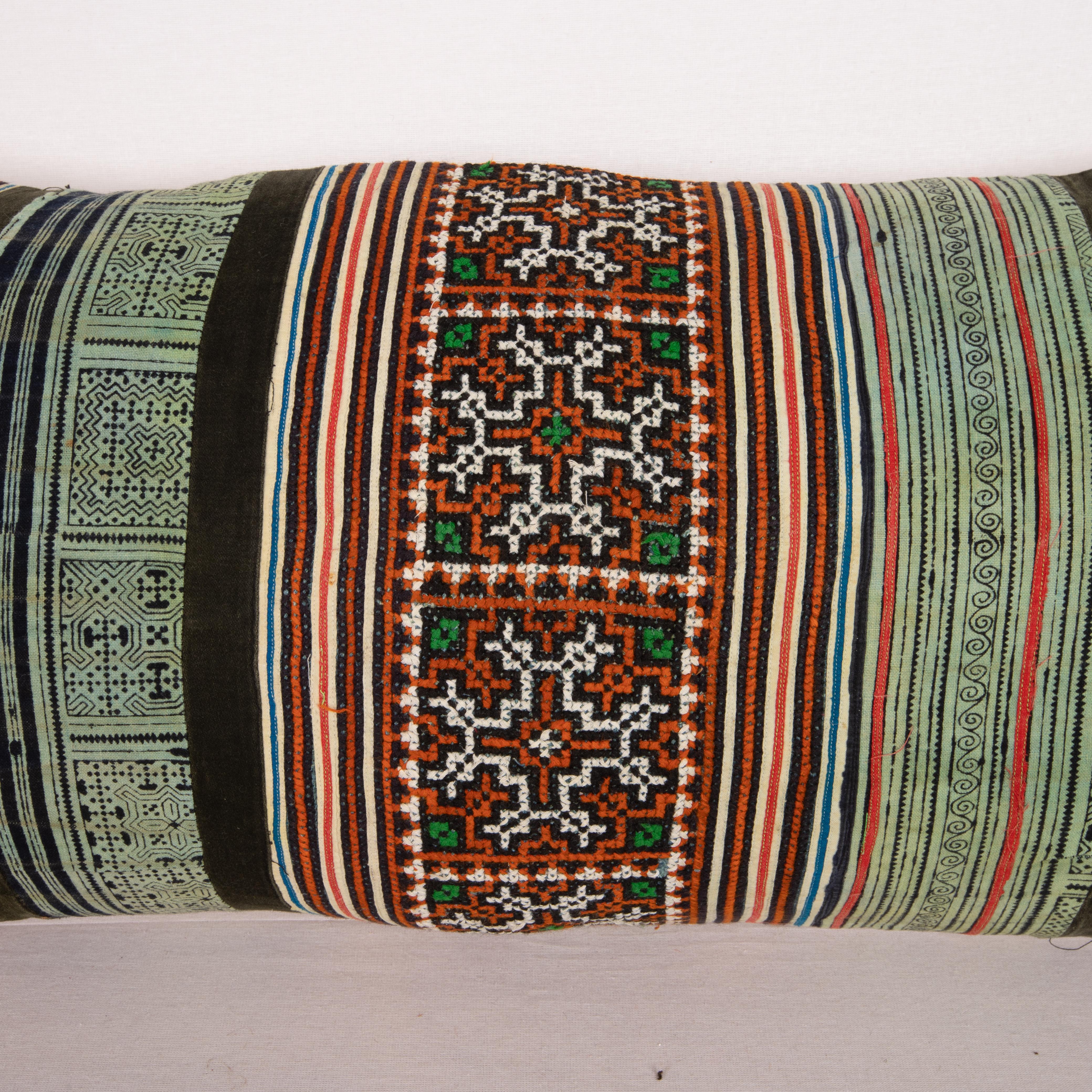 Pillow Case Made from Hmong Hill Tribe Batik Textile Mid 20th C In Good Condition In Istanbul, TR