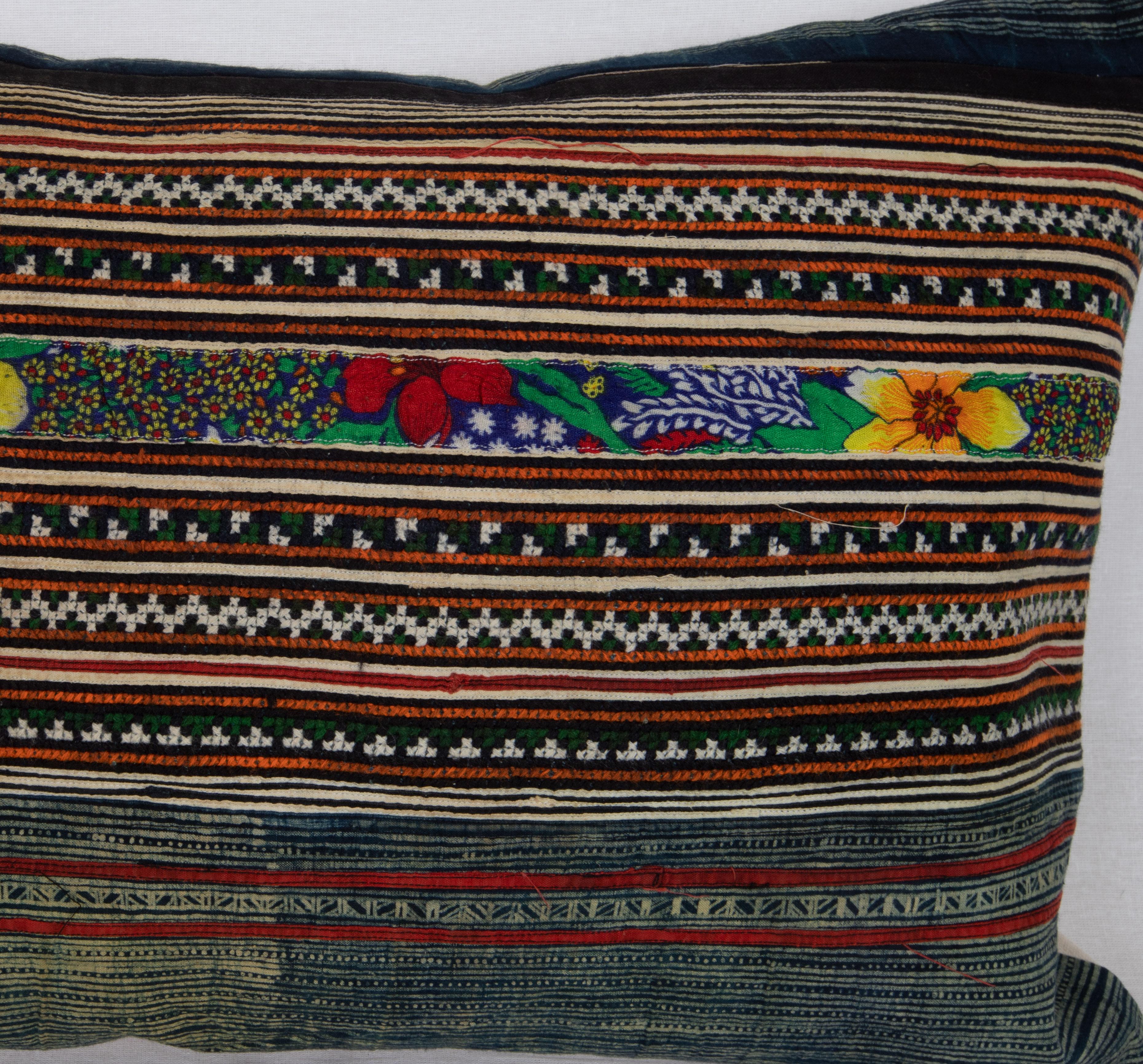 Pillow Case Made from Hmong Hill Tribe Batik Textile Mid 20th C In Good Condition In Istanbul, TR