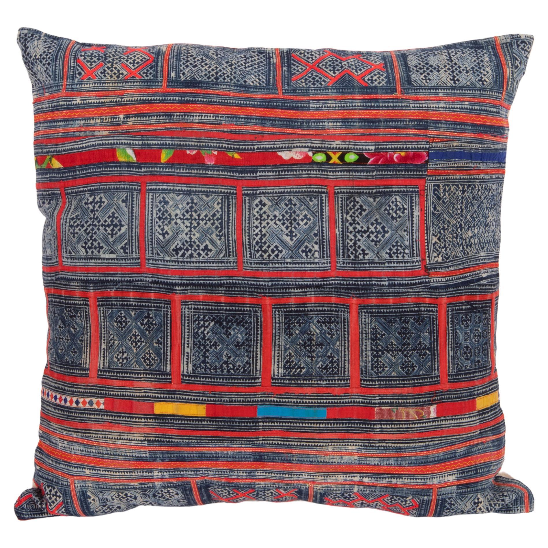Kissenkoffer aus Batik-Textil des Hmong Hill Tribe, Mitte des 20. Jahrhunderts