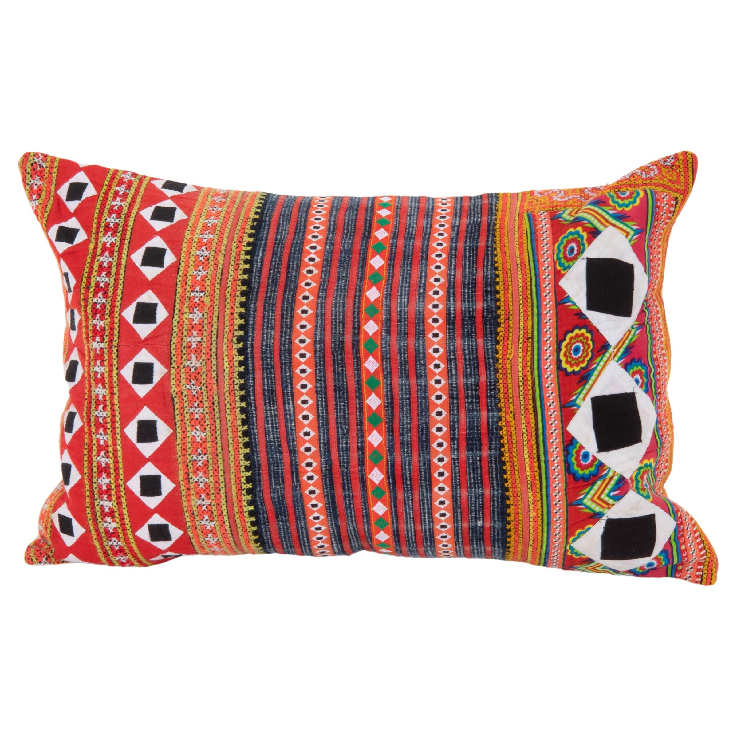 Kissenkoffer aus Batik-Textil des Hmong Hill Tribe, Mitte des 20. Jahrhunderts im Angebot