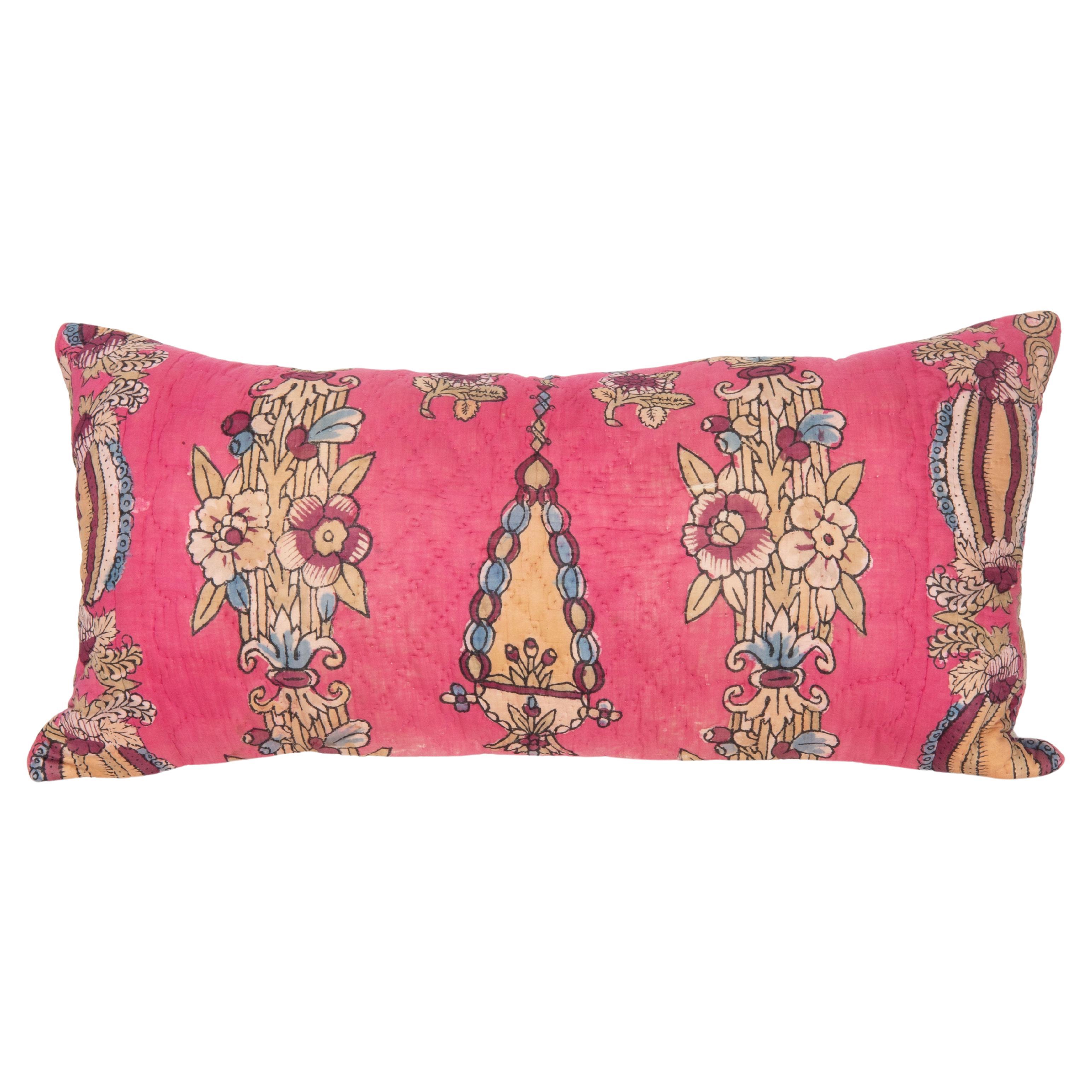 Taie d'oreiller réalisée à partir d'un quilt anatolien du milieu du 20e siècle