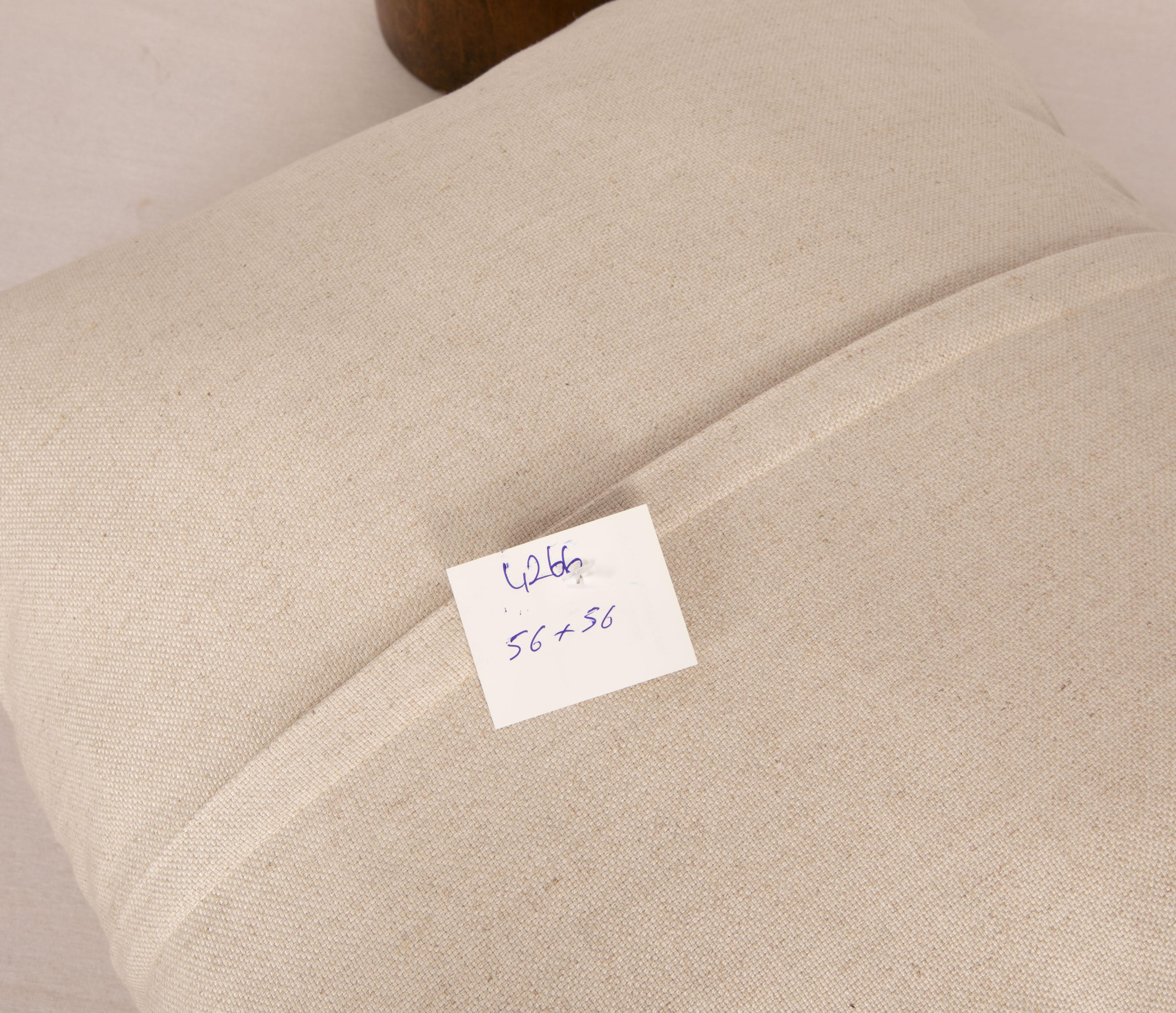 Pillow Case Made from Rustic Anatolian Vintage Linen Textile In Good Condition For Sale In Istanbul, TR