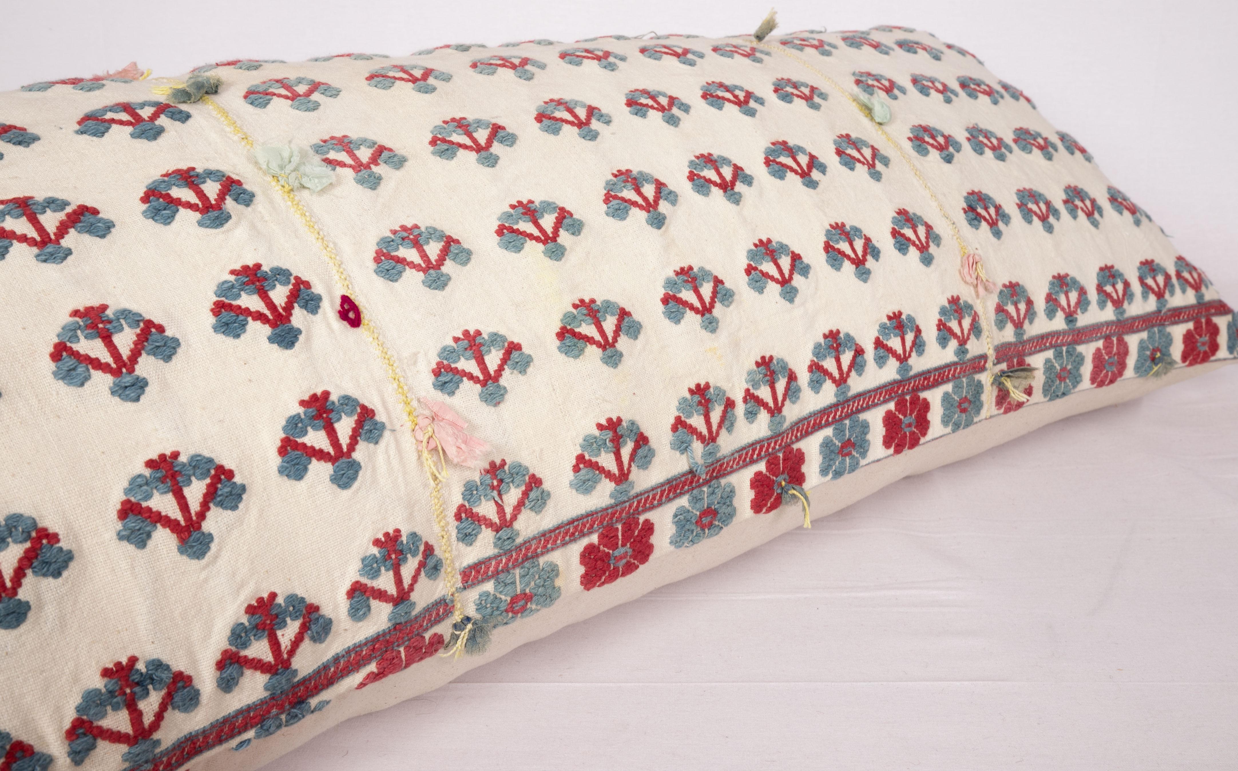 Pillow Case Made from the Skirt of a Western Anatolian Dress, Early 20th Century In Good Condition In Istanbul, TR