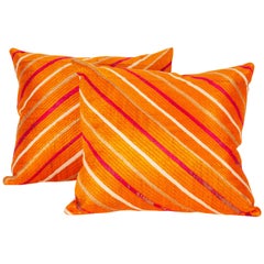 Fundas de almohada confeccionadas a partir de un "chal de boda" Phulkari de la India