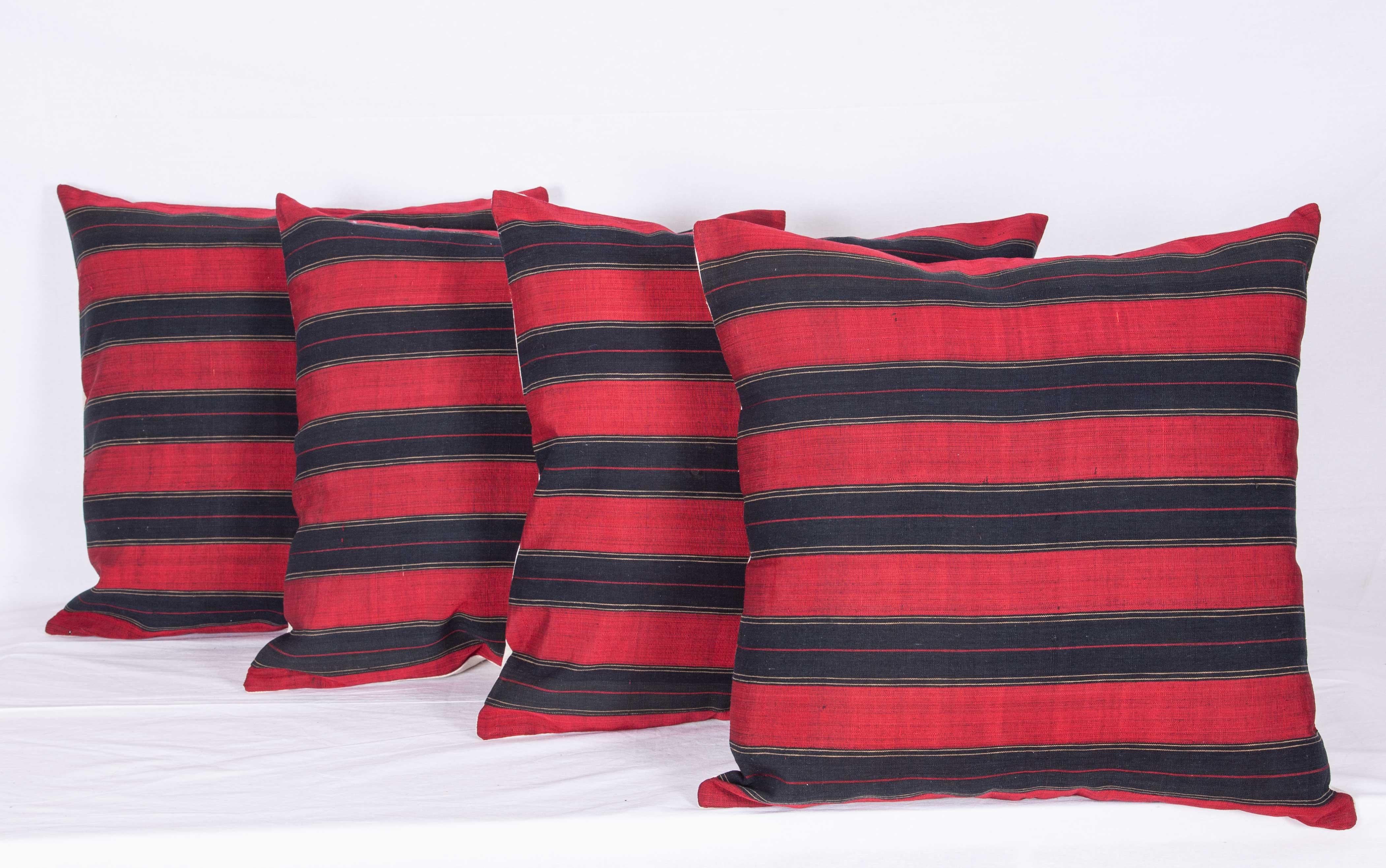 Soie Boîtes d'oreillers tissées d'un châle afghan Waziri, début du 20e siècle en vente