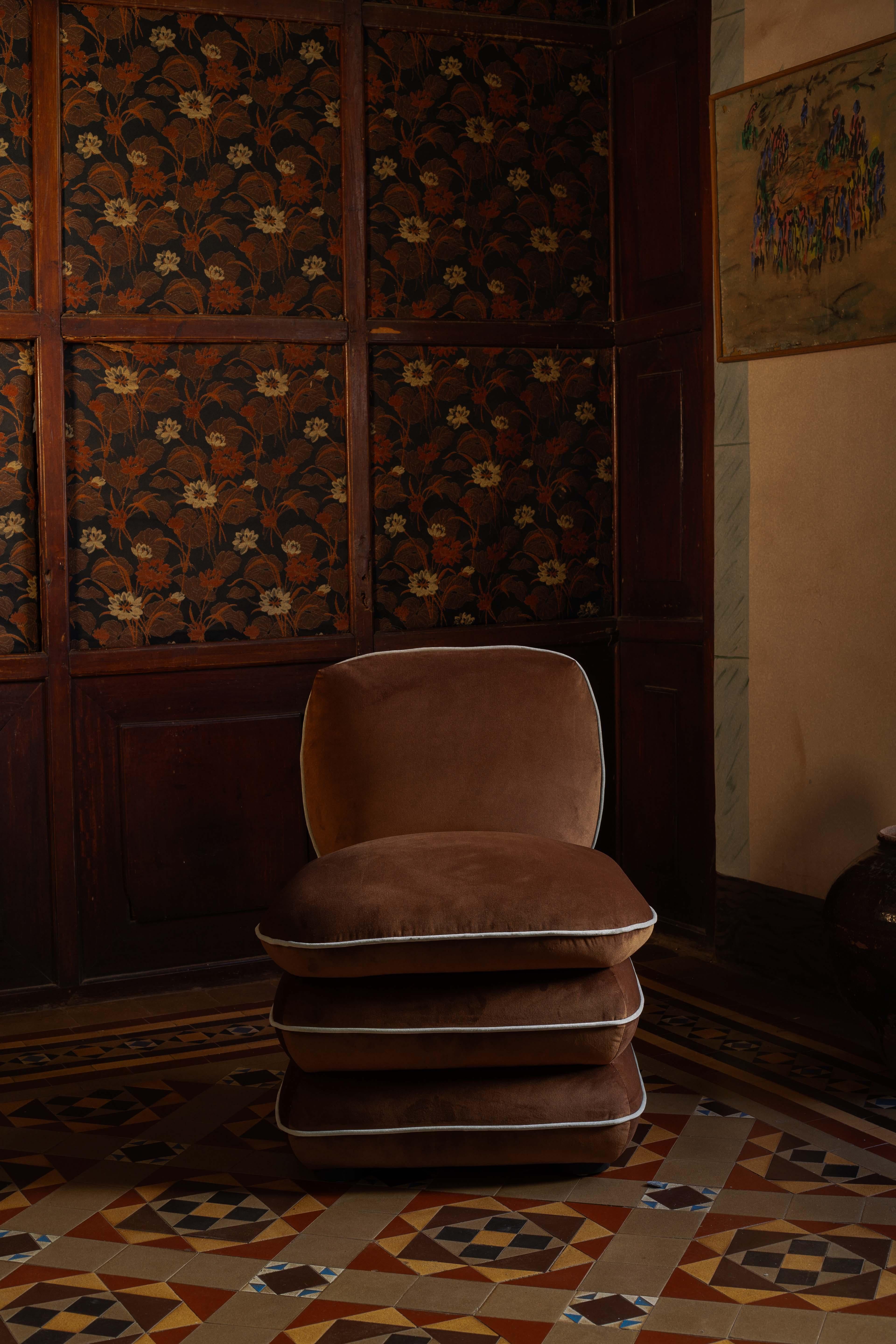 Sedia Pillow di Ash - Velluto color fungo in vendita 6