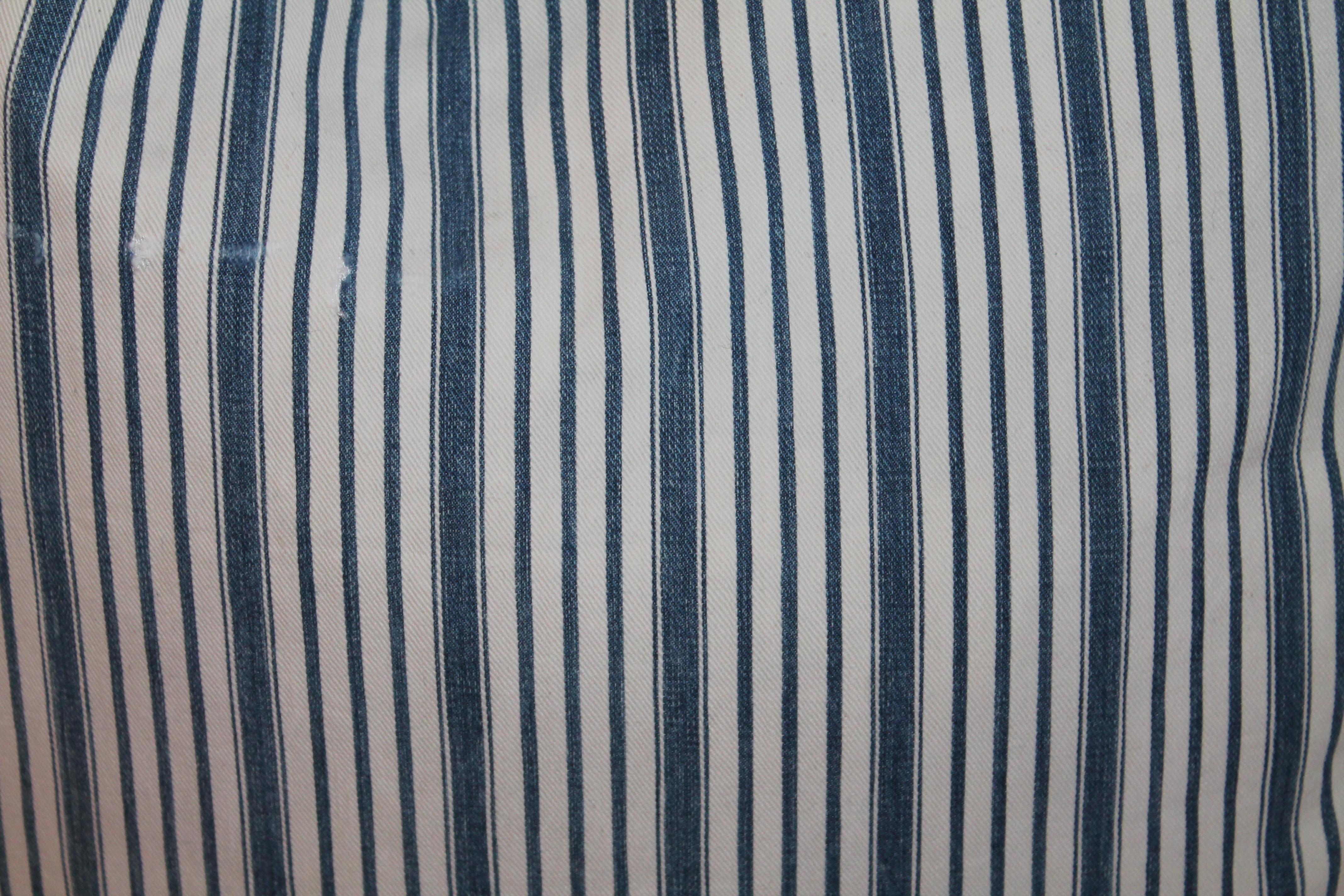 Kissen-Kollektion aus dem 19. Jahrhundert, blaue und weiße Inlett-Kissen (Baumwolle) im Angebot