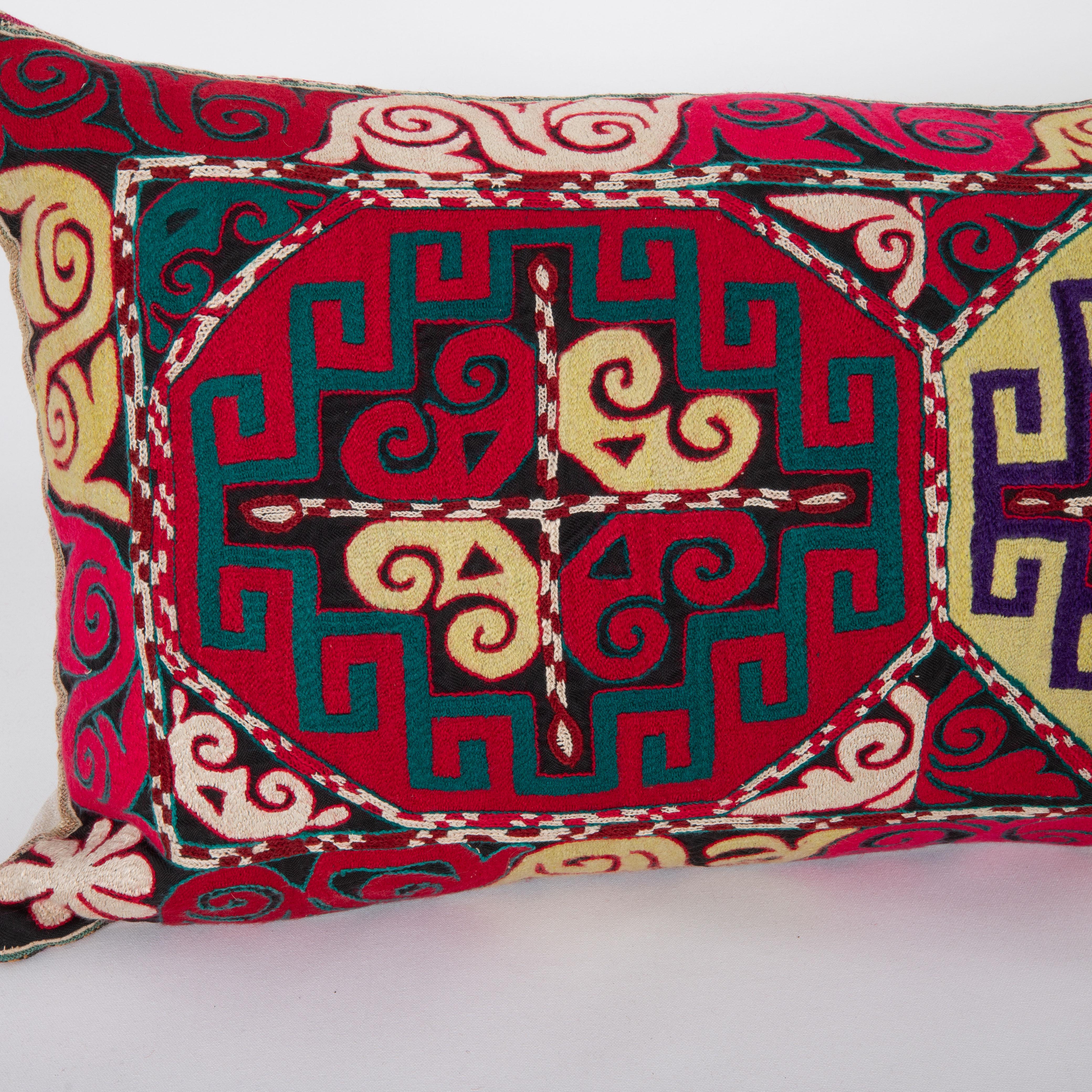 Ouzbek Revêtement d'oreiller en soie mafrash (sac de rangement) des années 1970/80 en vente
