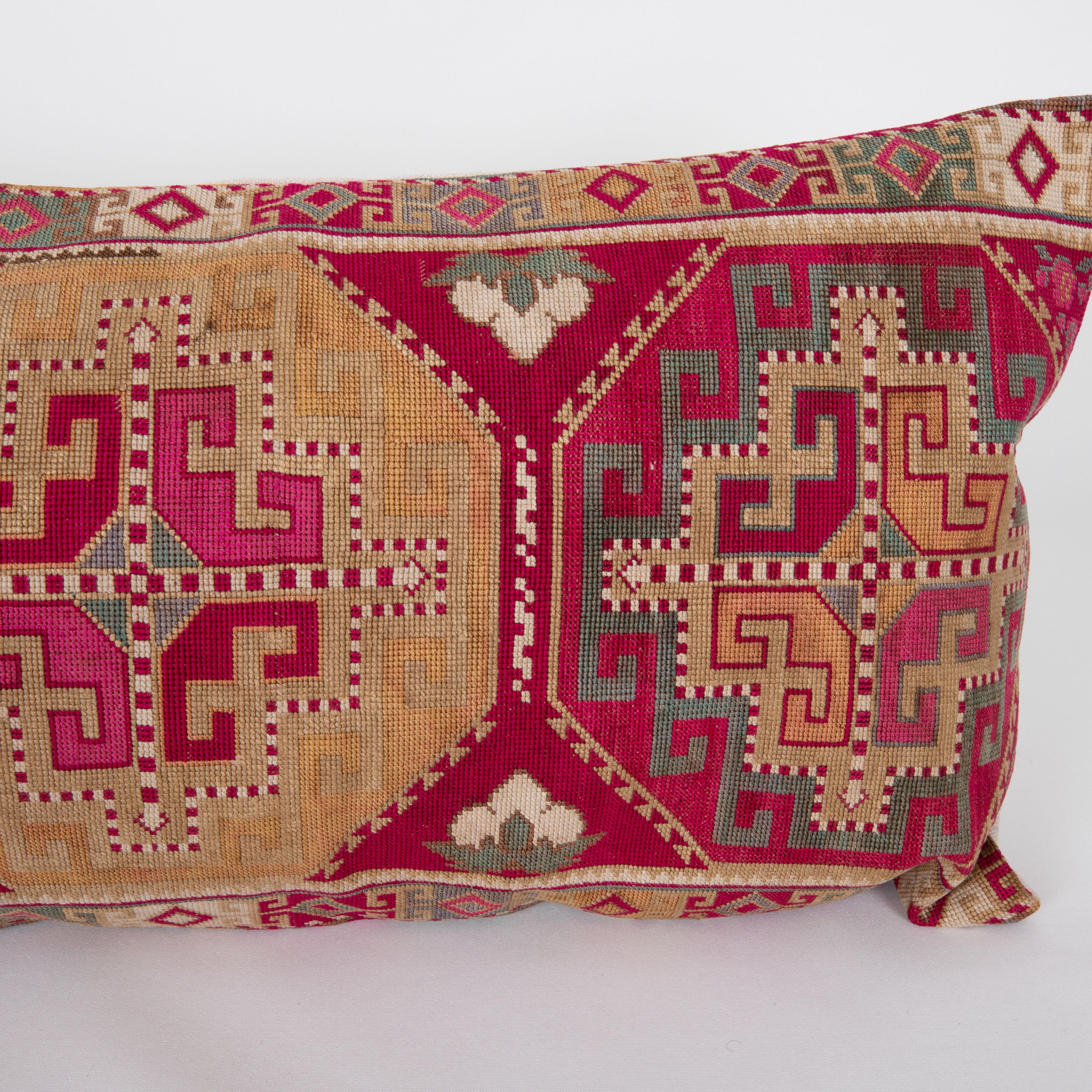Pillow Cover, Made from a 1970s/80s silk mafrash ( storage bag ) Panel In Good Condition For Sale In Istanbul, TR