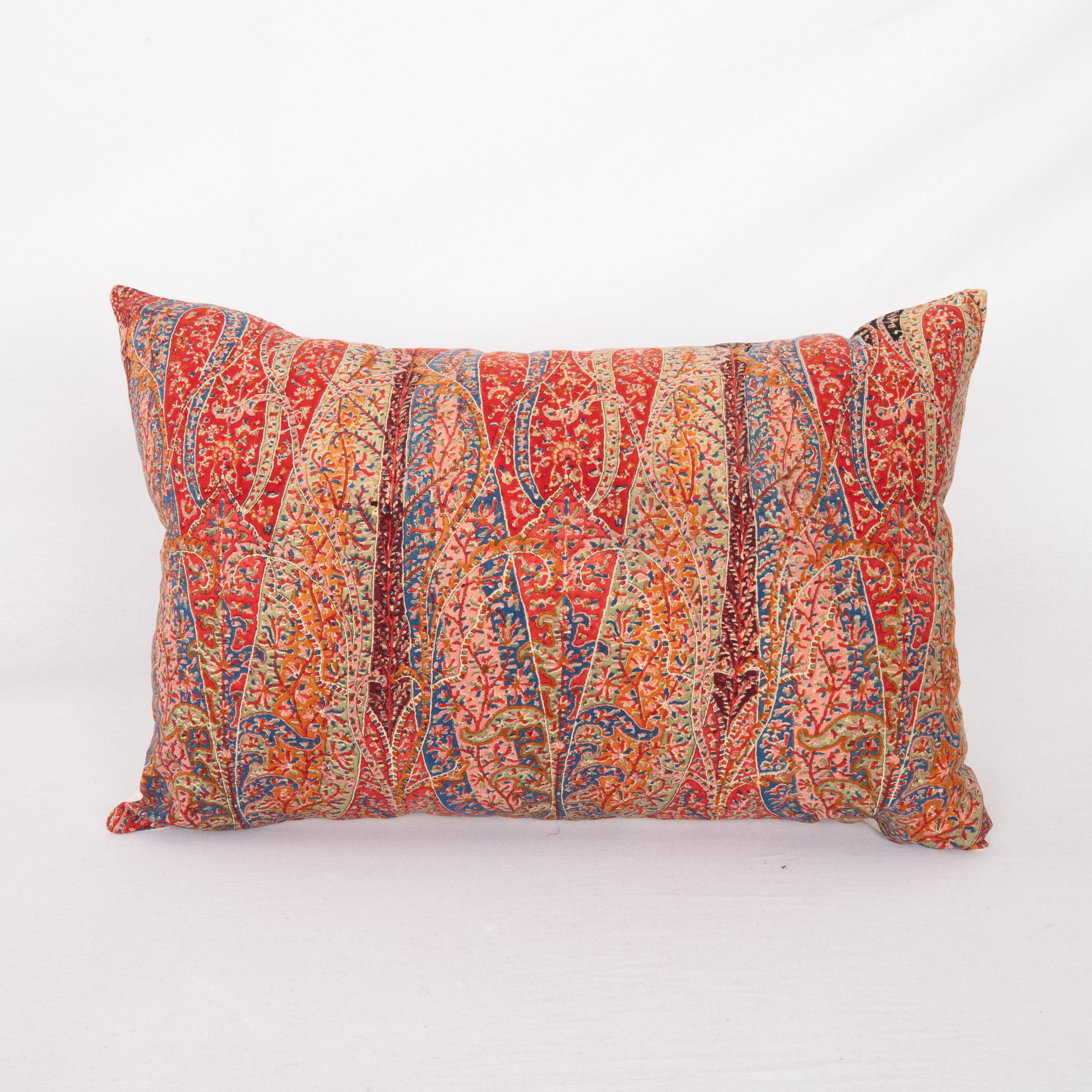 Pillow Cover Made from a an Antique Printed Scottish Paisley Shawl


It does not come with an insert but a bag made from cotton fabric to accommodate insert materials.
Linen in the back.
Zipper closure.
Dry Cleaning reccommeded.
