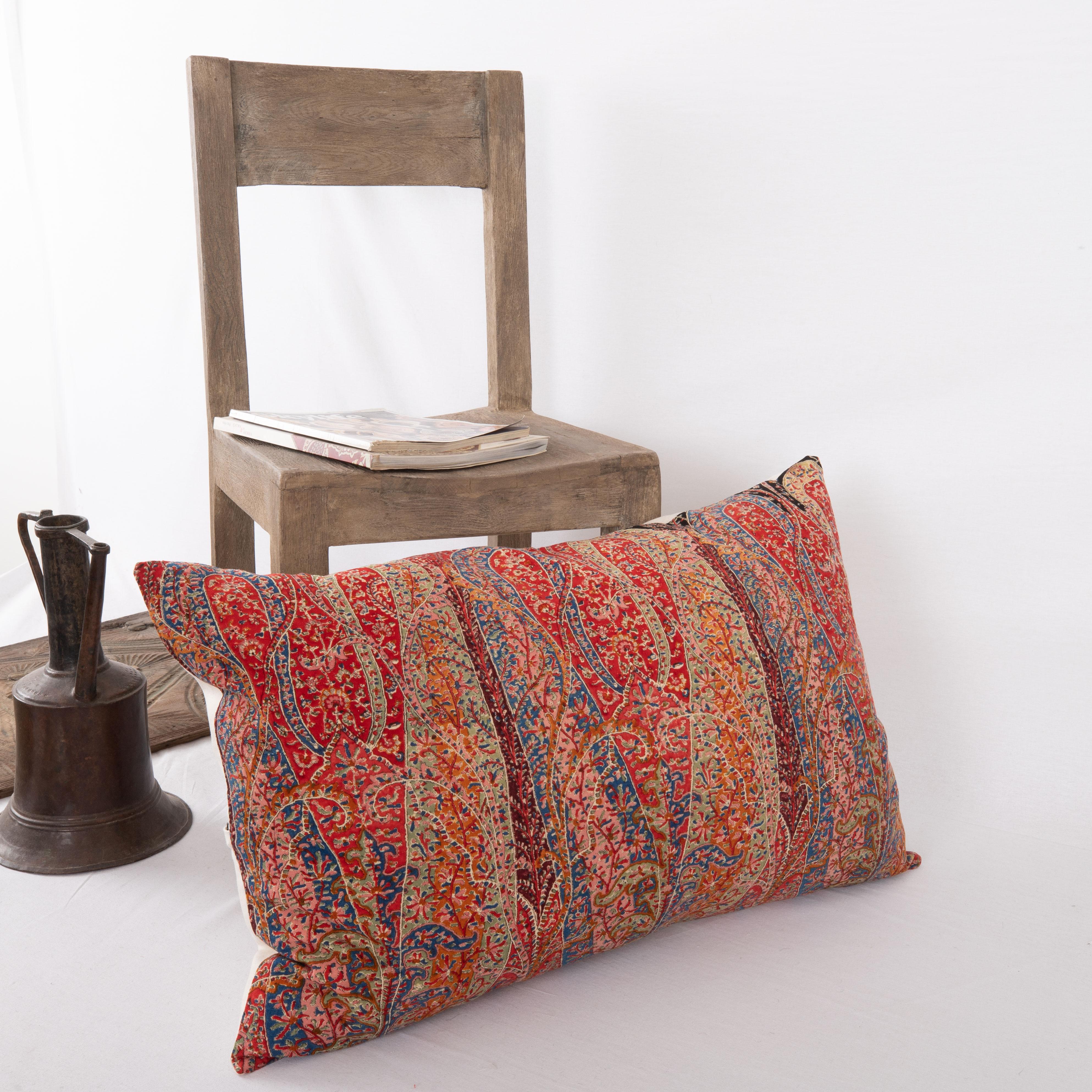 Pillow Cover Made from a an Antique Printed Scottish Paisley Shawl In Good Condition For Sale In Istanbul, TR