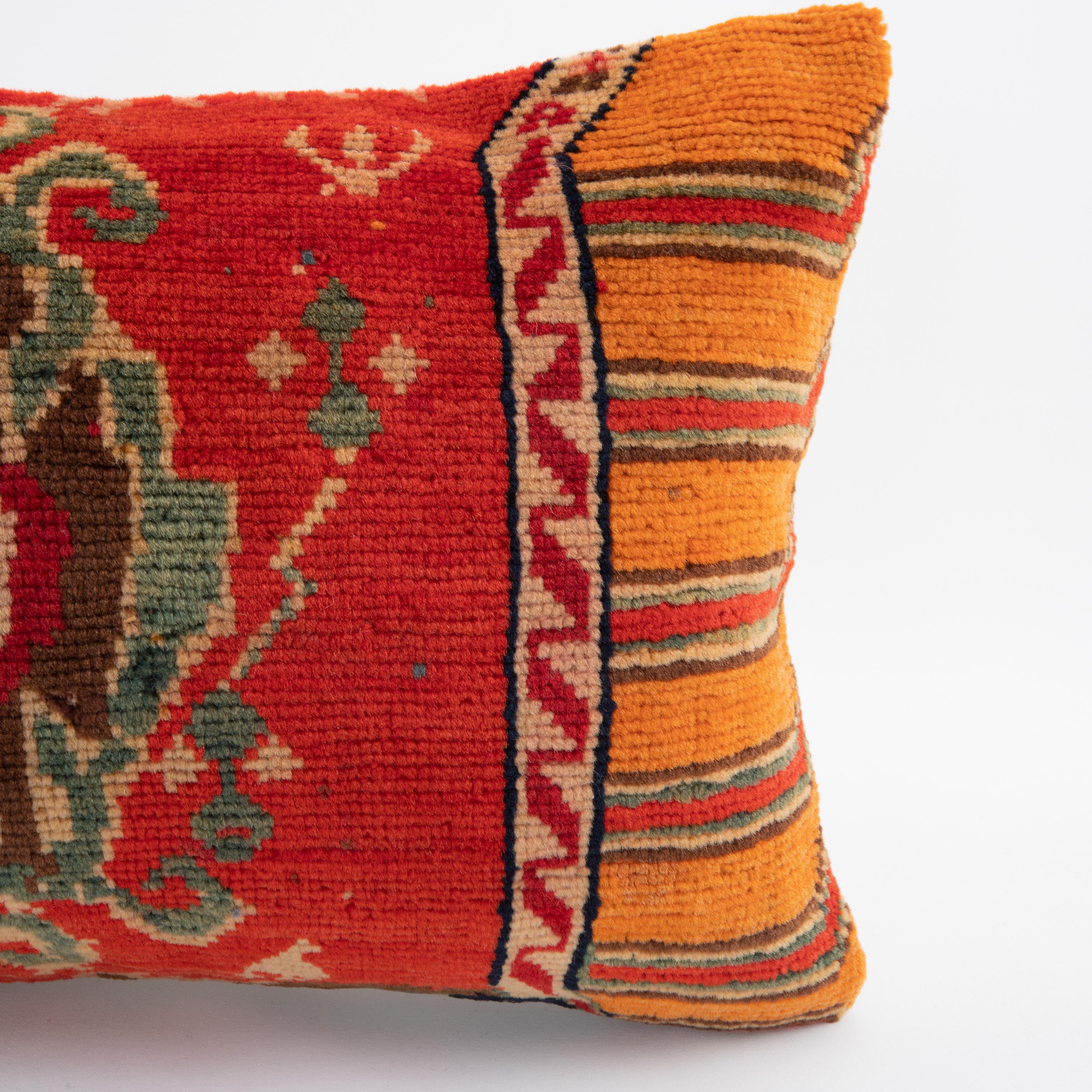 Tissé à la main Couvercle d'oreiller fabriqué à partir d'un tapis caucasien Karabagh, fin du 19e / début du 20e siècle en vente