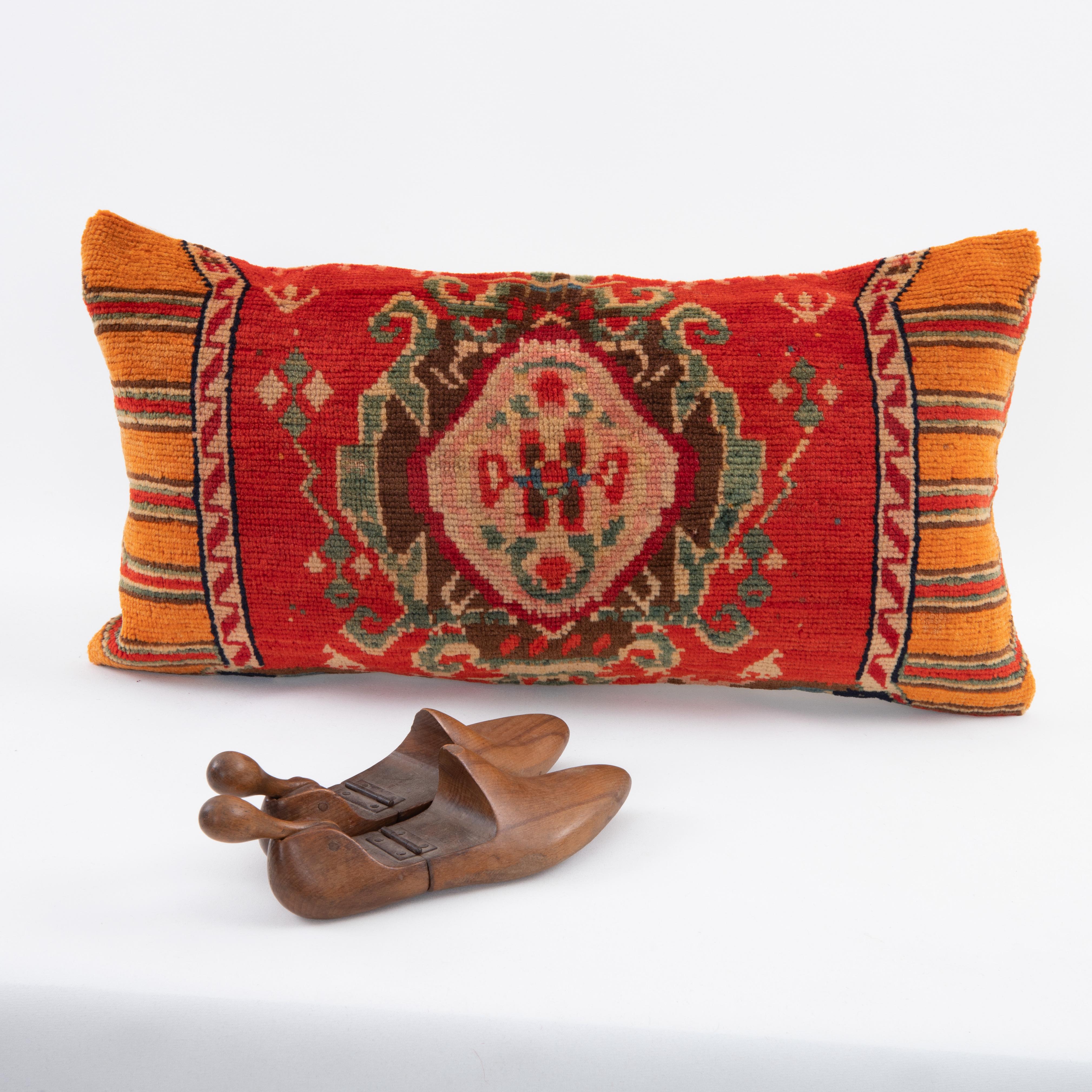 Couvercle d'oreiller fabriqué à partir d'un tapis caucasien Karabagh, fin du 19e / début du 20e siècle Bon état - En vente à Istanbul, TR